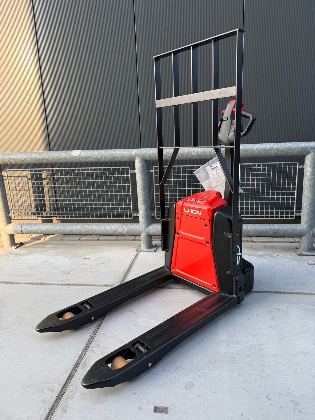 EP EPL154 Elektrische palletwagen 1500kg Compact met zwenkwielen - Nieuw Blokpallet uitvoering