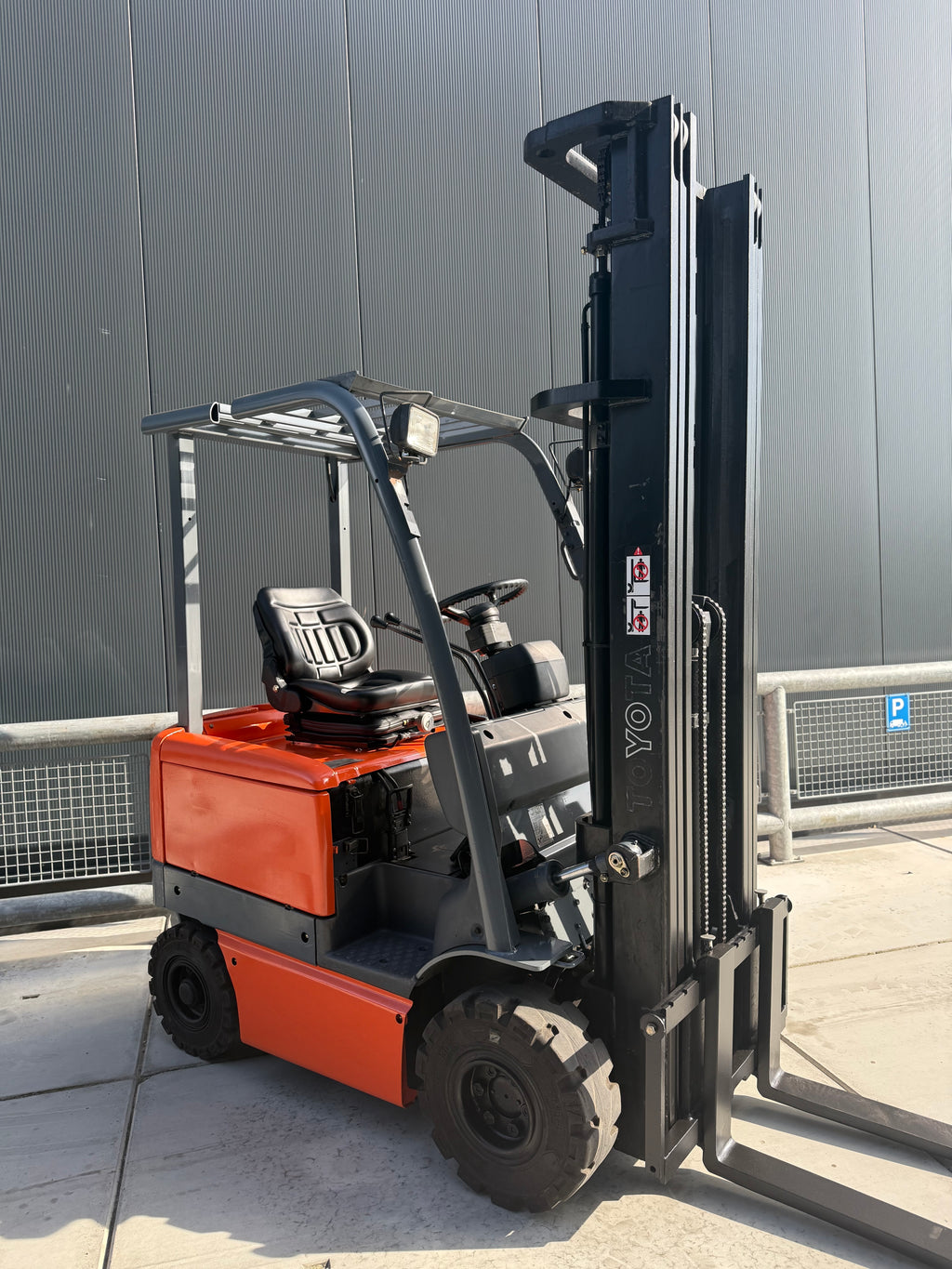 B00013 - TOYOTA 6FB18 1800KG 7000UUR TRIPLEX 6.0M HEFTRUCK