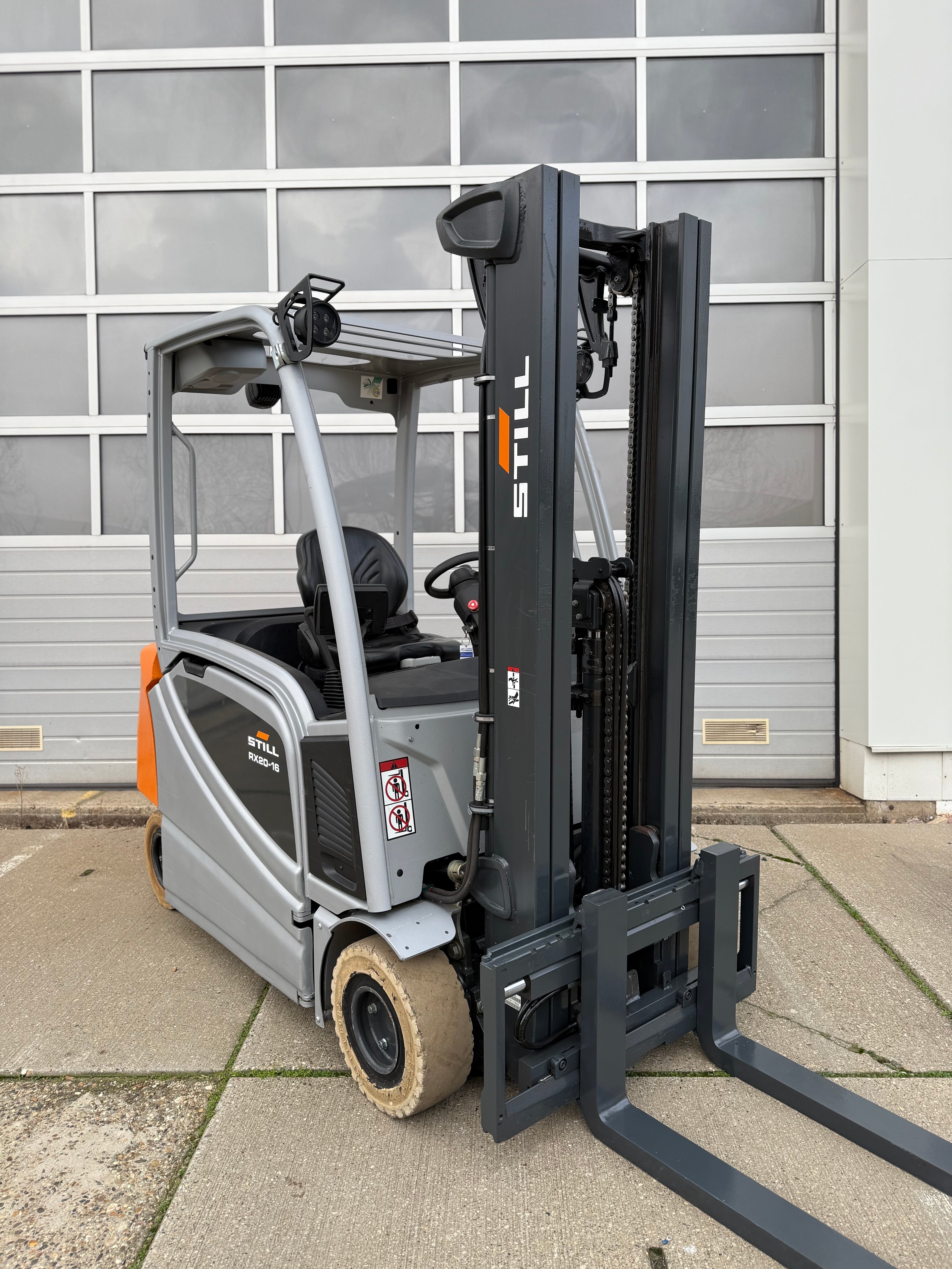 B00014 - STILL RX20-16PL 1600KG BJ.2018 3100UUR TRIPLEX 4,90M HEFTRUCK