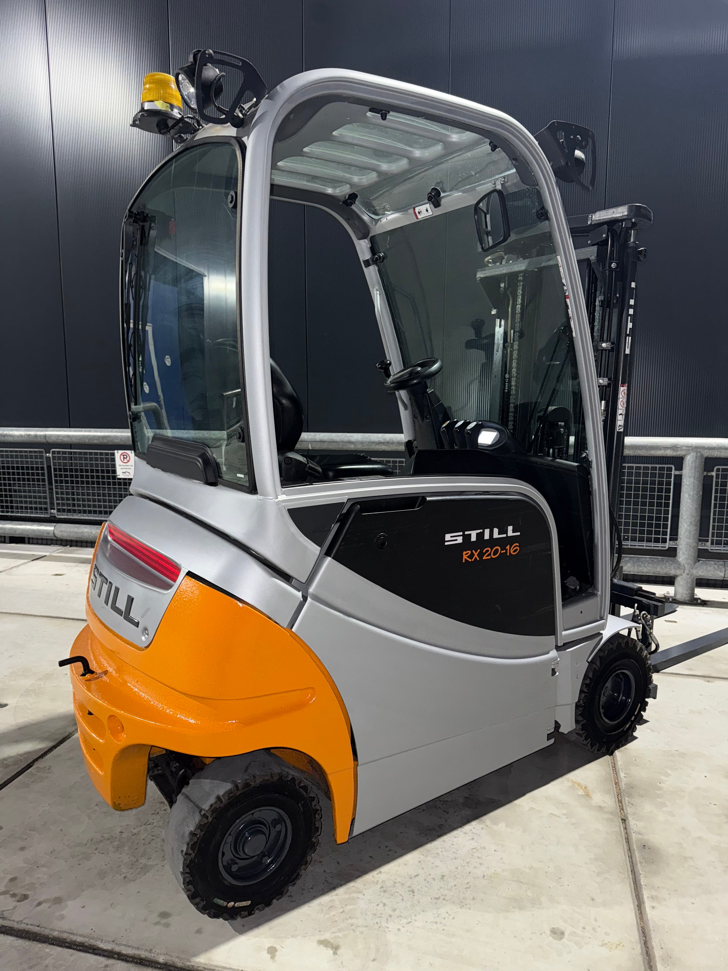 B00008 - STILL RX20-16P 1600KG TRIPLEX 4.30M BJ2017 NETTE MACHINE