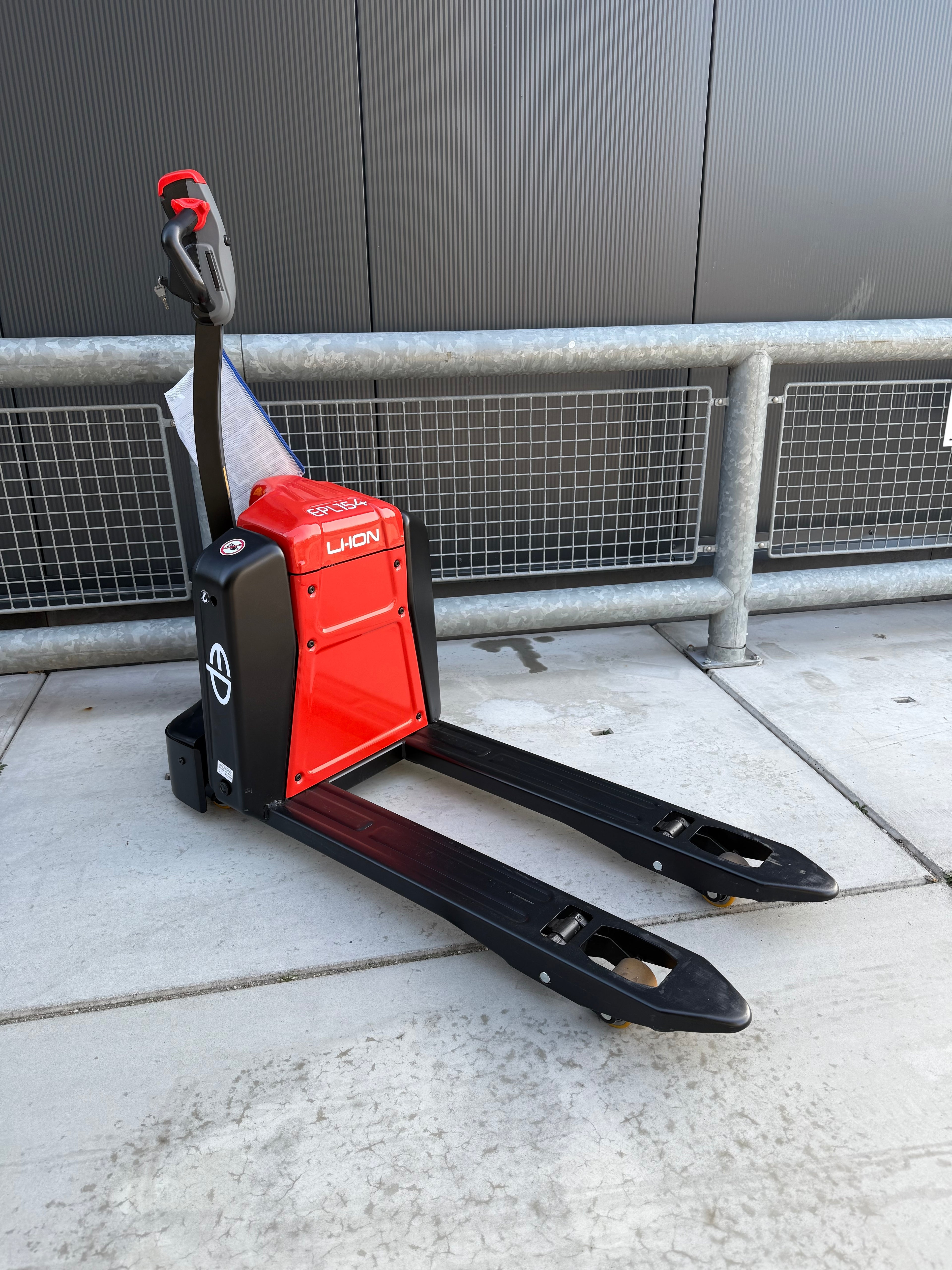 EP EPL154 Elektrische palletwagen 1500kg Compact met zwenkwielen - Nieuw