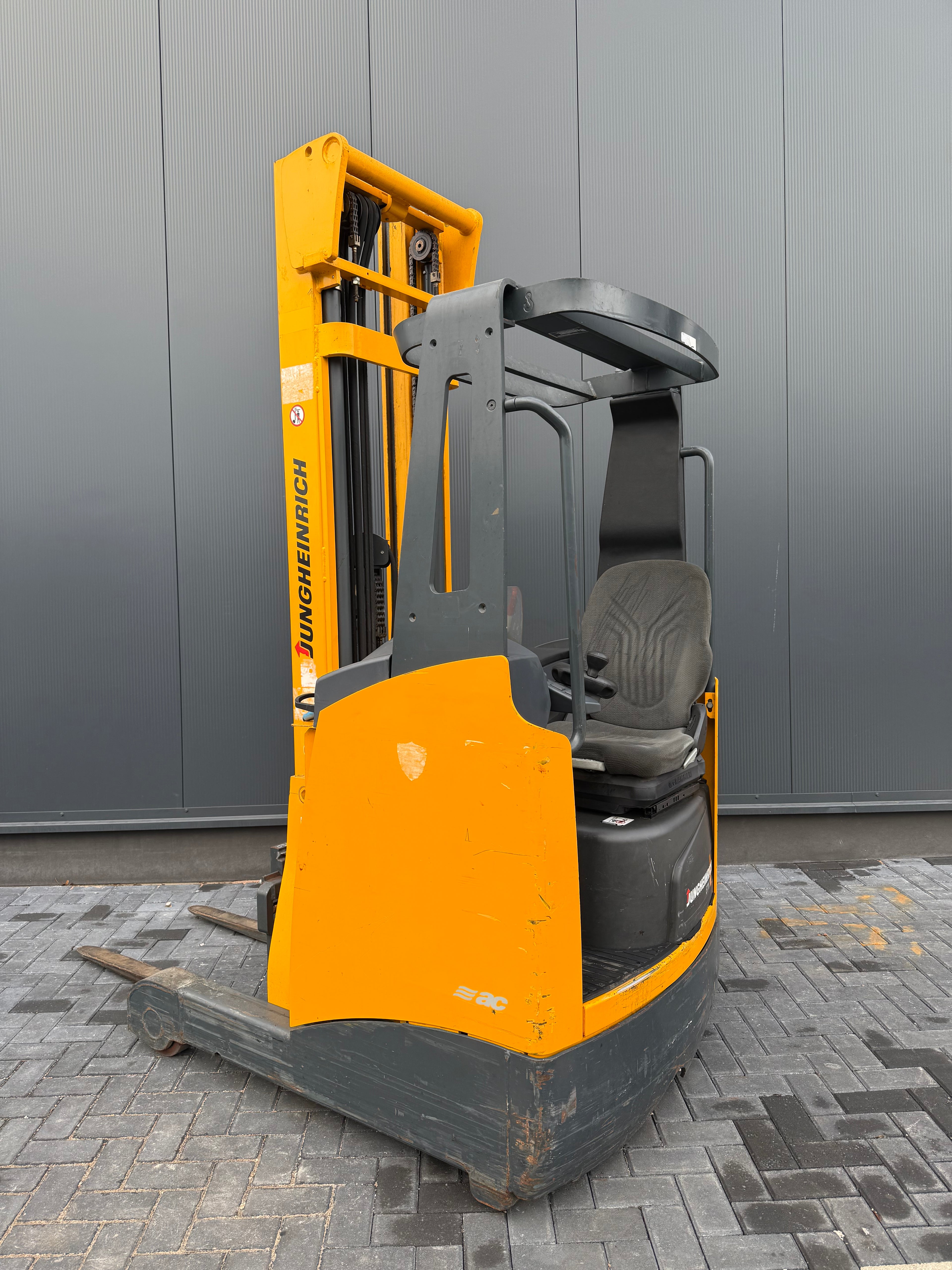 R00001 - JUNGHEINRICH BJ2007 TRIPLEX 6.5M 2500UUR  REACHTRUCK