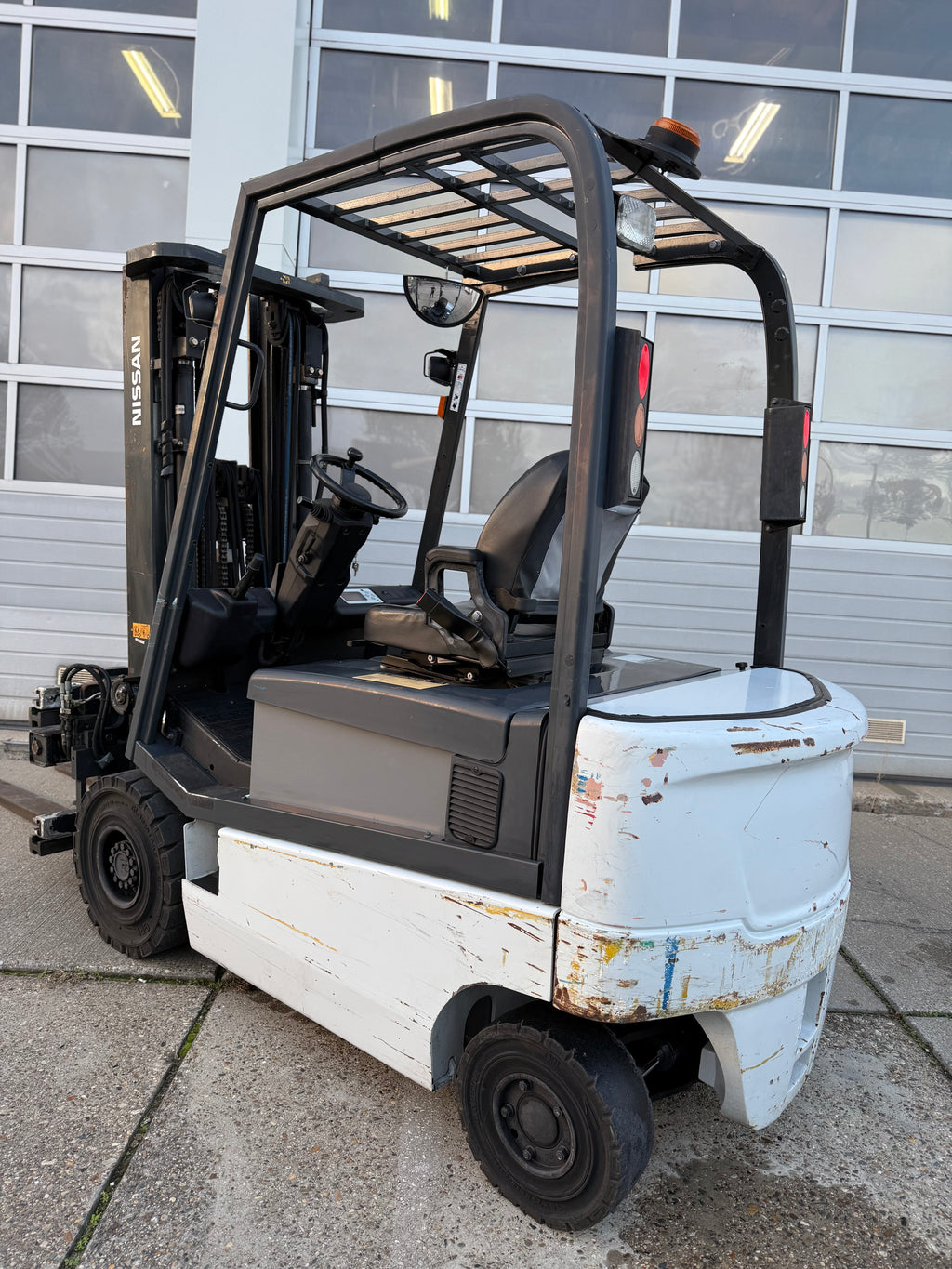 B00011 - NISSAN 2500KG BJ2013 TRIPLEX 4,75M SPREIDKANTEL BORD 360* HEFTRUCK