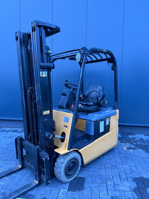 B00006 - CATERPILLAR EP16NT 1600KG TRIPLEX 5.0M 1800UUR BJ2010