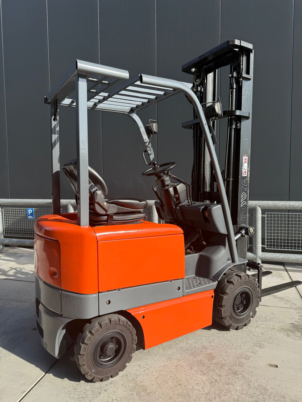 B00013 - TOYOTA 6FB18 1800KG 7000UUR TRIPLEX 6.0M HEFTRUCK