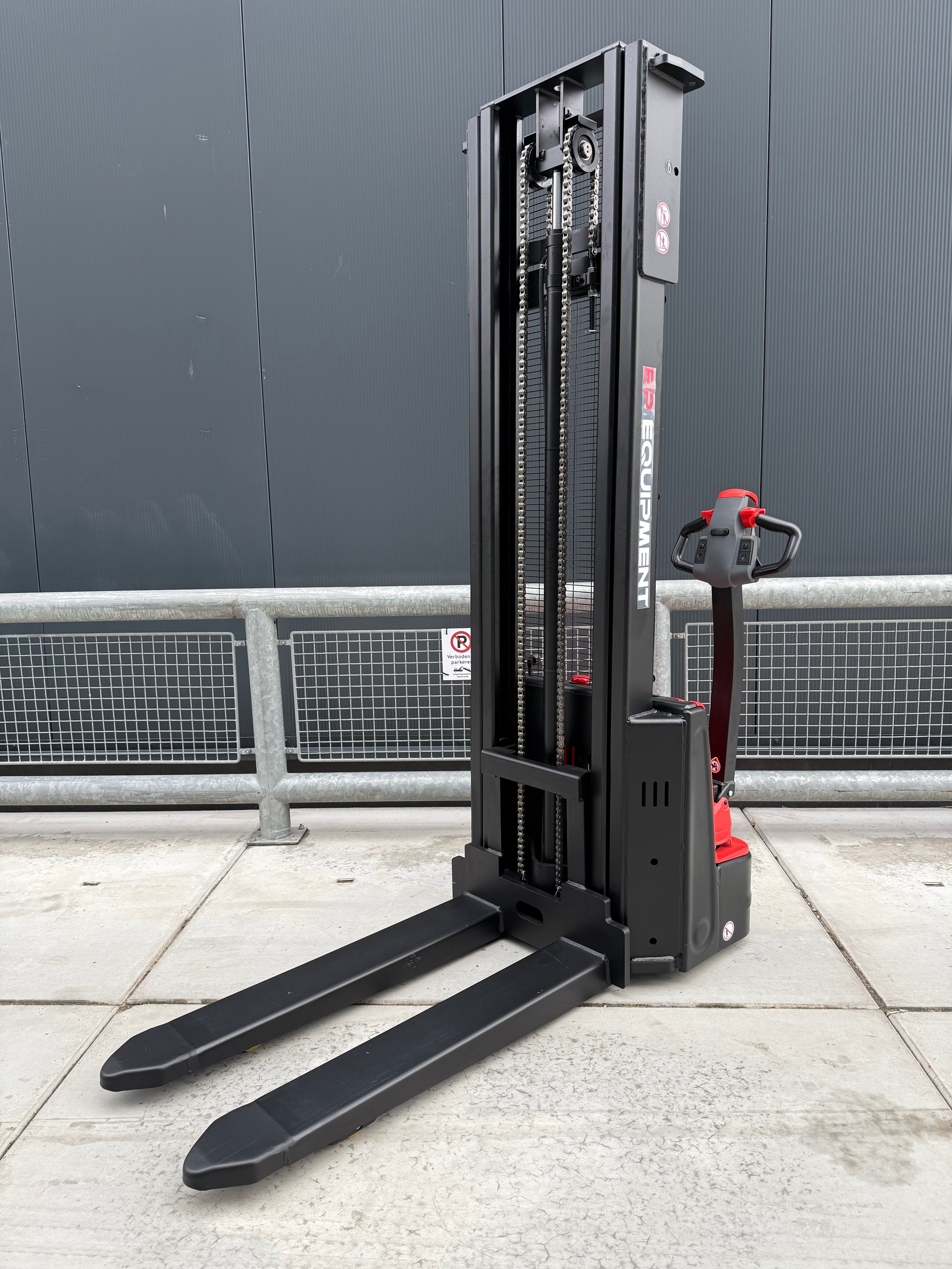 EP DS3 ELEKTRISCHE STAPELAAR 1500KG 2,70M T/M 4,15M NIEUW