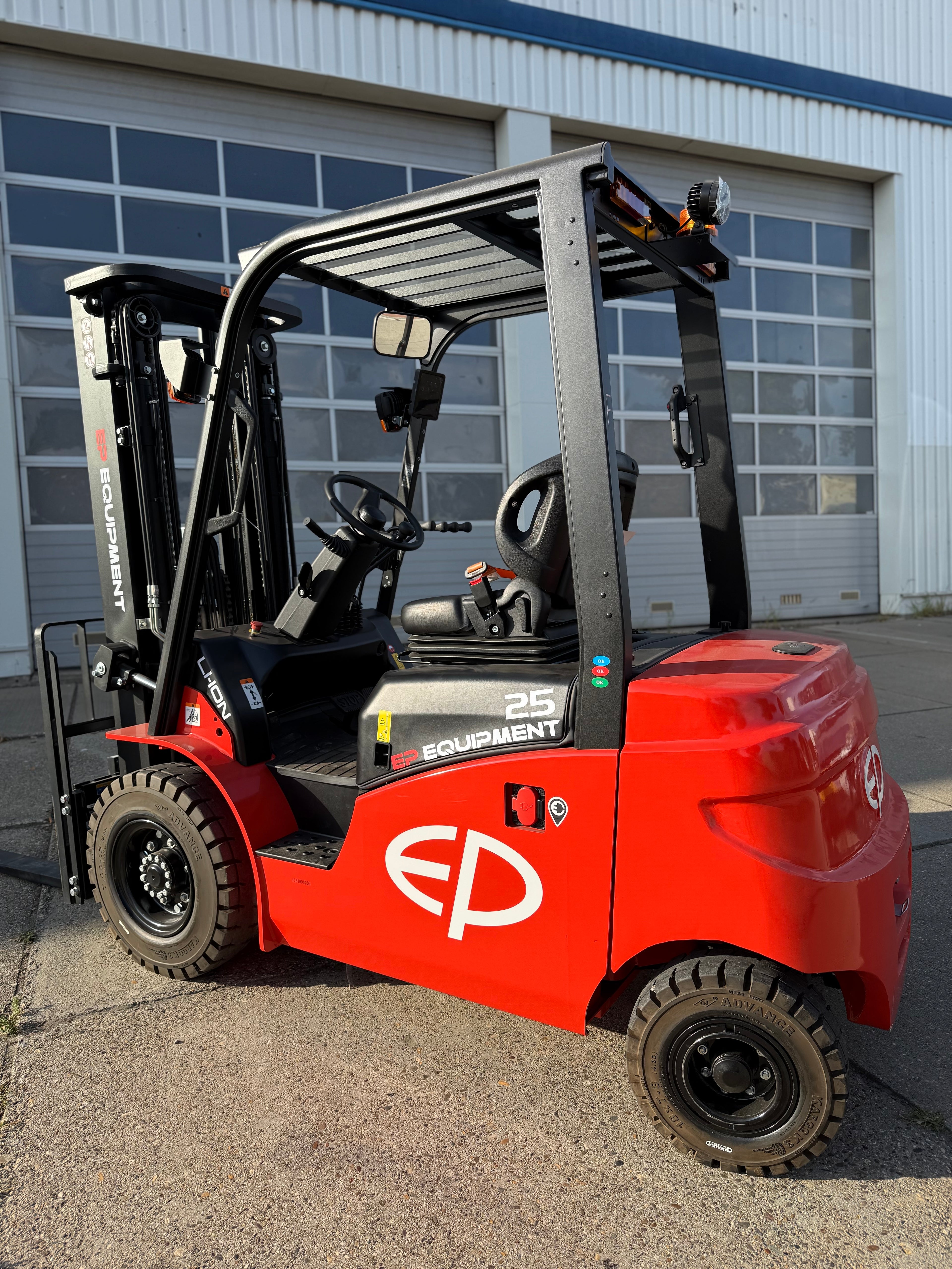EP EFL253 elektrische heftruck 2.500 kg (2.5 ton) met li-ion-accu