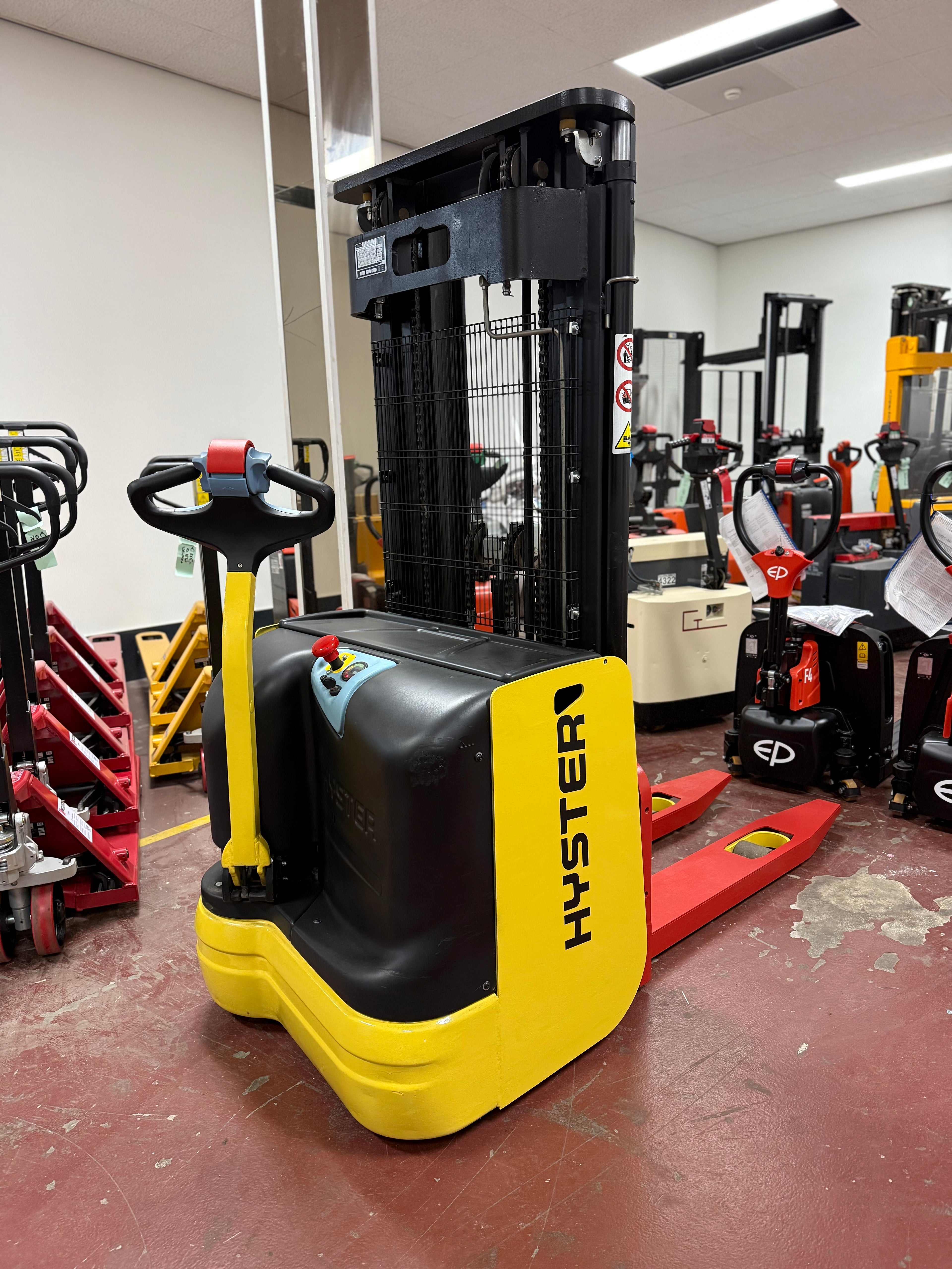 S00011 - HYSTER S1.2 1200KG TRIPLEX 4.0M 66UUR BJ 2006 ZO GOED ALS NIEUW