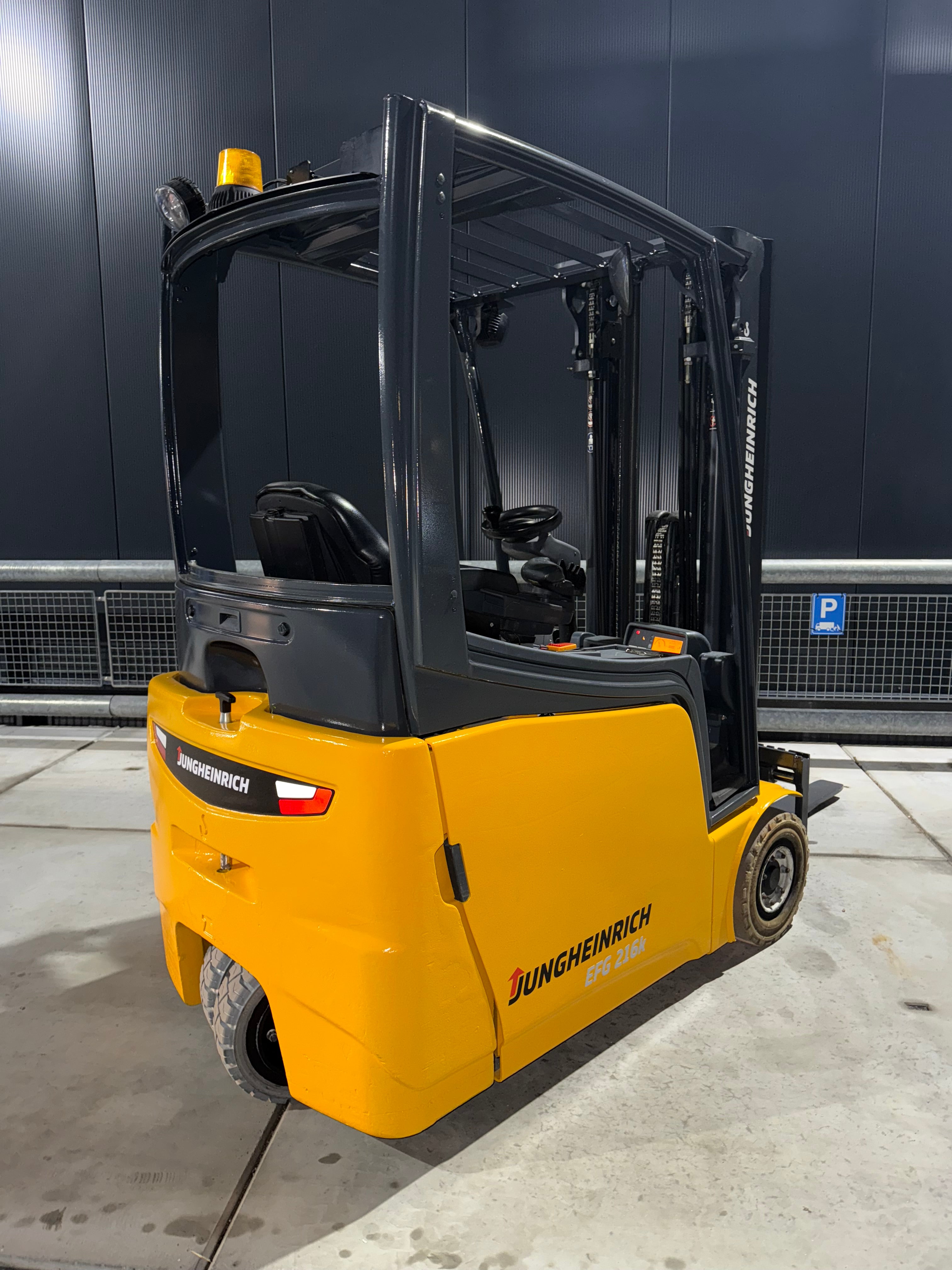 B00007 - JUNGHEINRICH EFG216K 1600KG TRIPLEX 4,60M BJ 2015 3500UUR