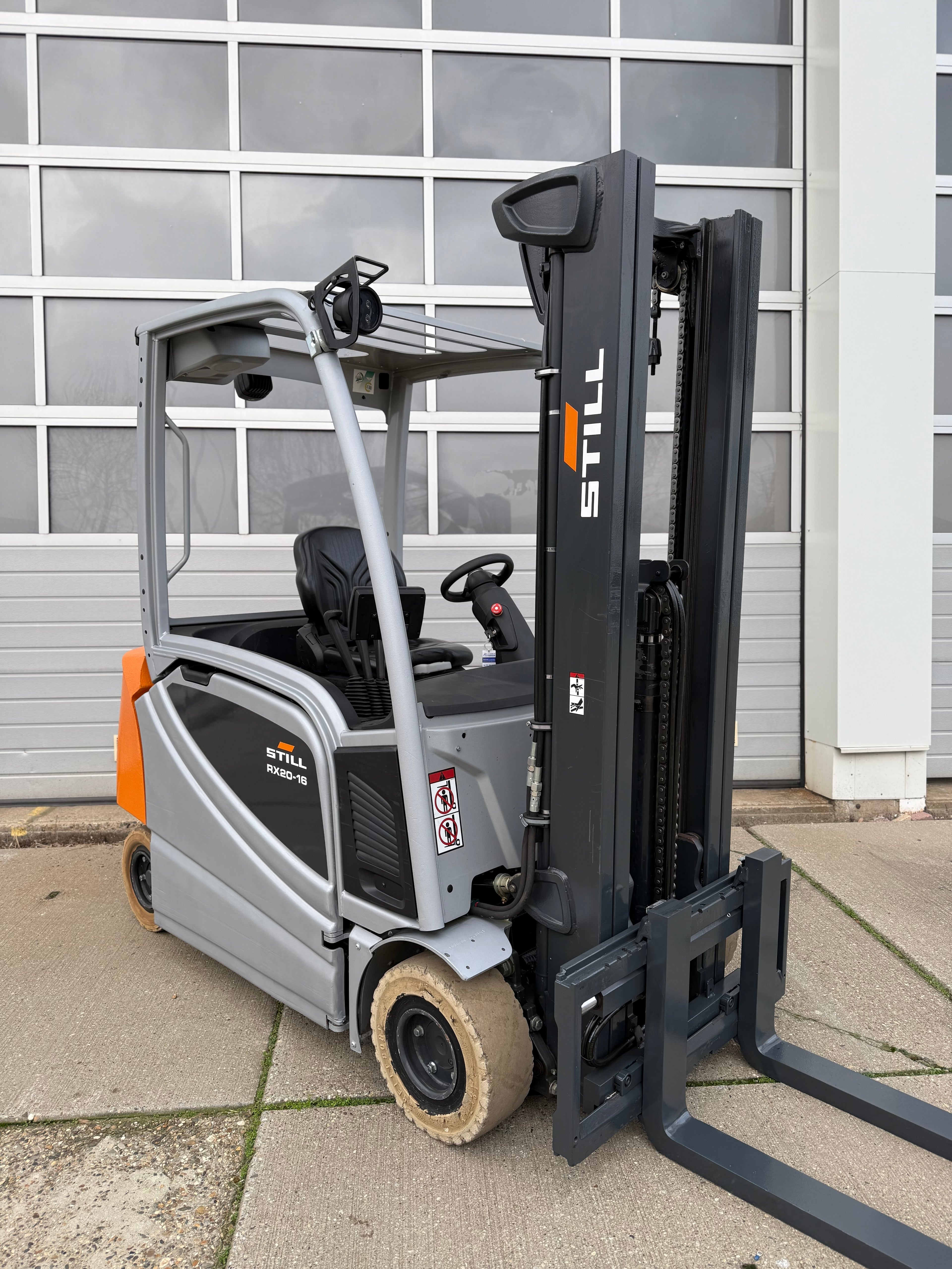 B00014 - STILL RX20-16PL 1600KG BJ.2018 3100UUR TRIPLEX 4,90M HEFTRUCK