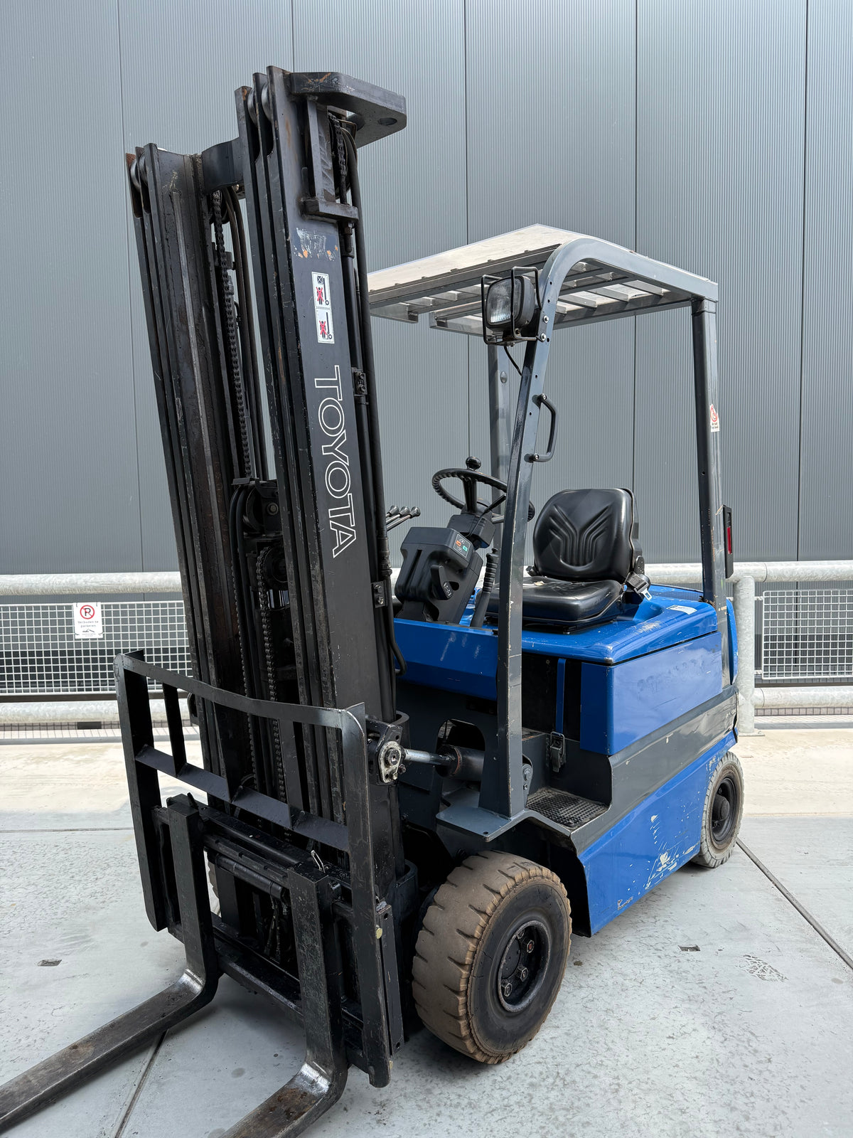 B00030 - TOYOTA FBMF16 1600KG TRIPLEX 4,70M + SIDE SHIFT GOEDE TRUCK