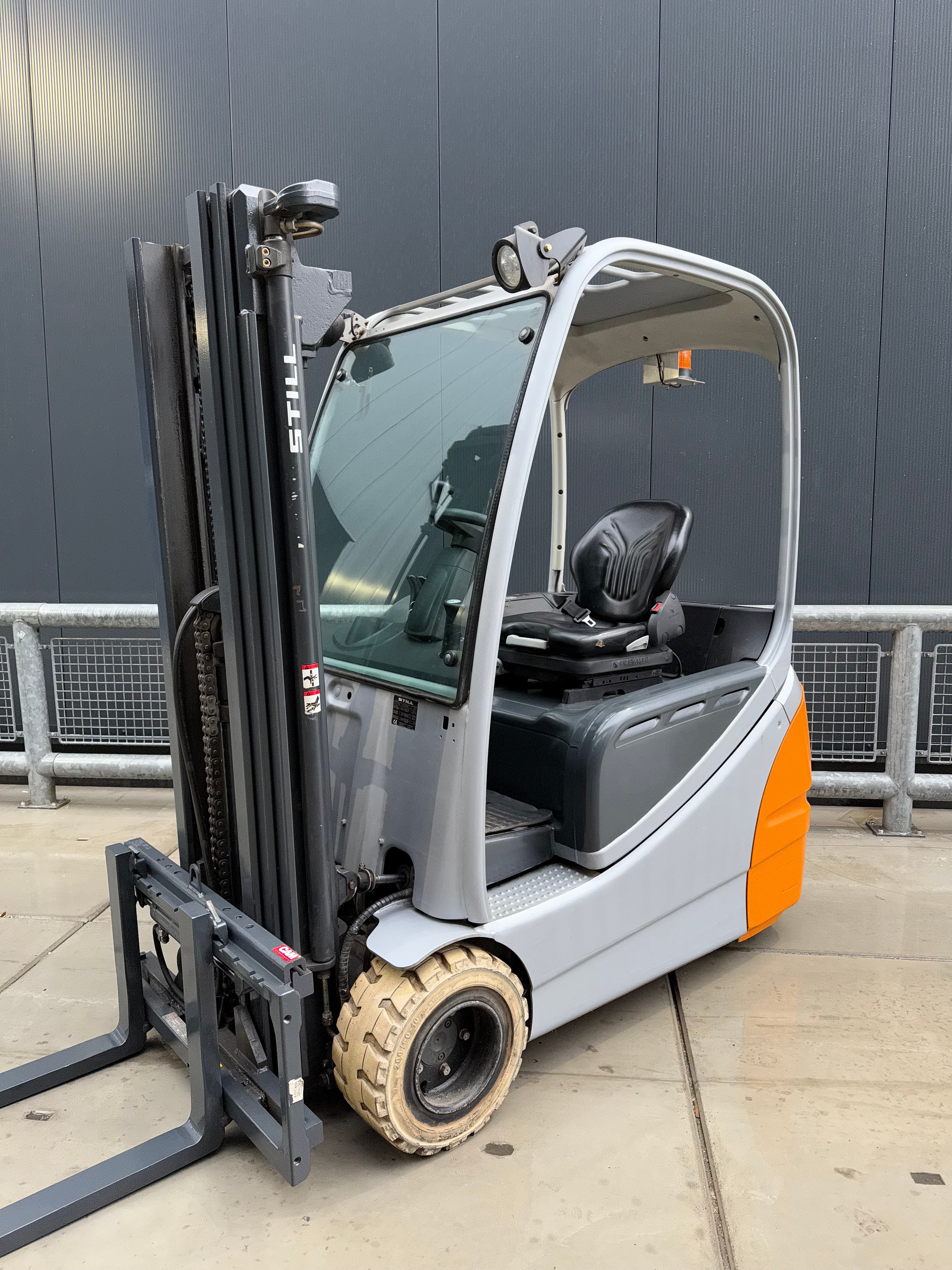 B00016 STILL RX20-20 2000KG TRIPLEX 4,50M 8000UUR BATTERIJ 2024