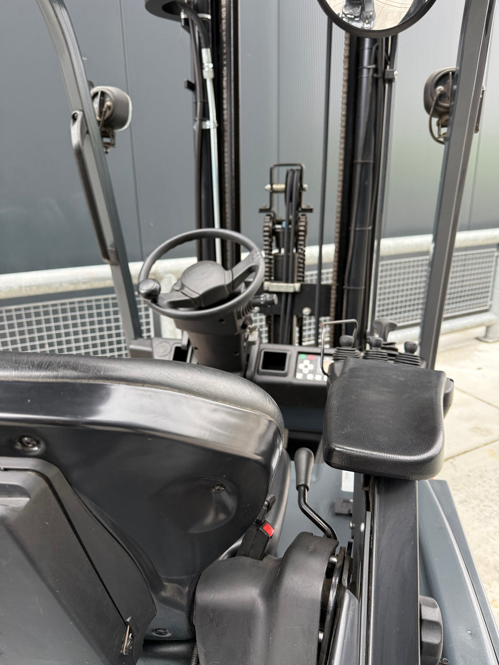 B00021 TOYOTA 8FBE20T 2000KG TRIPLEX 5,50M BJ.2019 8000UUR + SIDE SHIFT