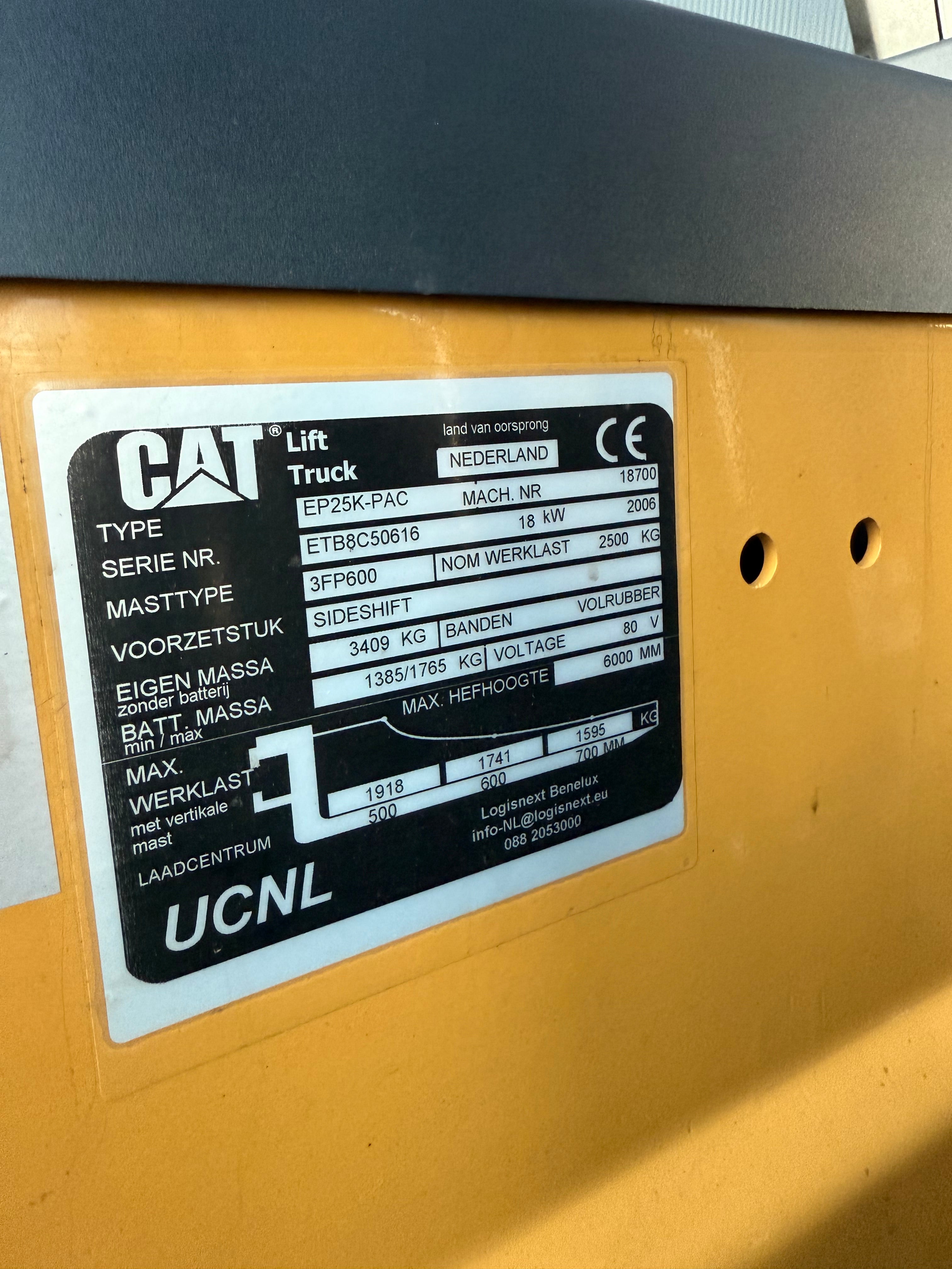 B00004 - CATERPILLAR EP25K 2500KG TRIPLEX 6.0M 6000UUR BJ. 2006