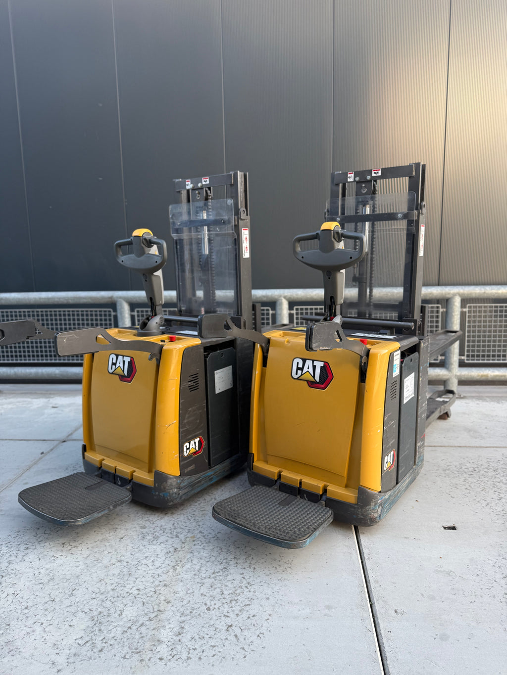 S00019 - 2X CATTERPILLAR DUPLEX 2000KG 2.0M BJ 2020 2100UUR DUBBELE HEFFING
