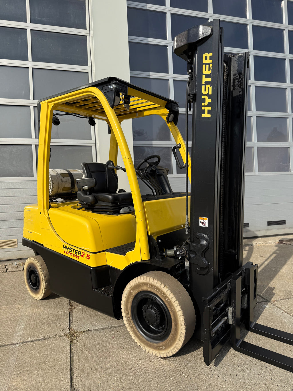 B00009 - HYSTER H2.5F 2500KG 3,80M 2500KG 5000UUR BJ. 2020 VORKVERSTELLER