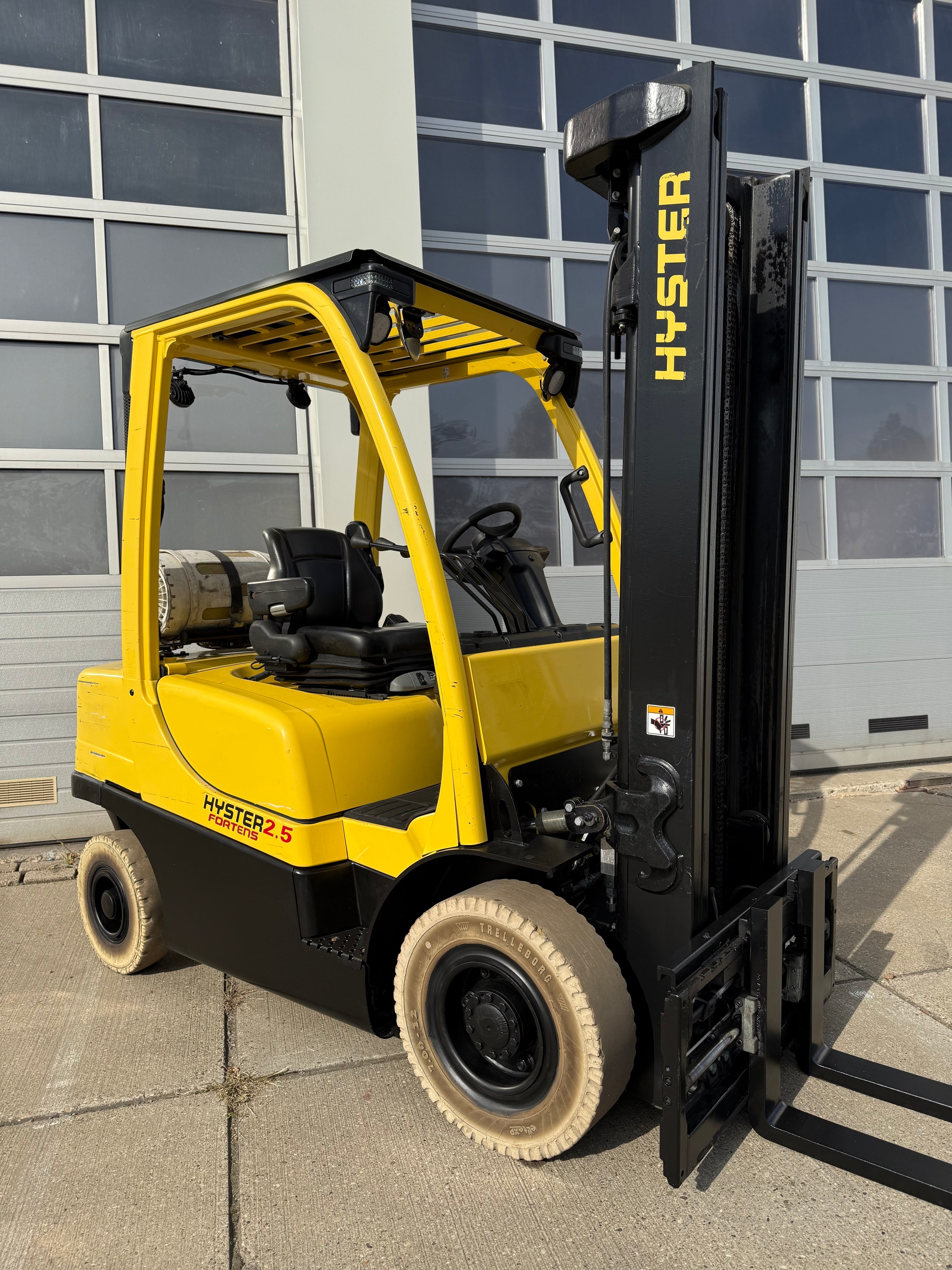B00009 - HYSTER H2.5F 2500KG 3,80M 2500KG 5000UUR BJ. 2020 VORKVERSTELLER
