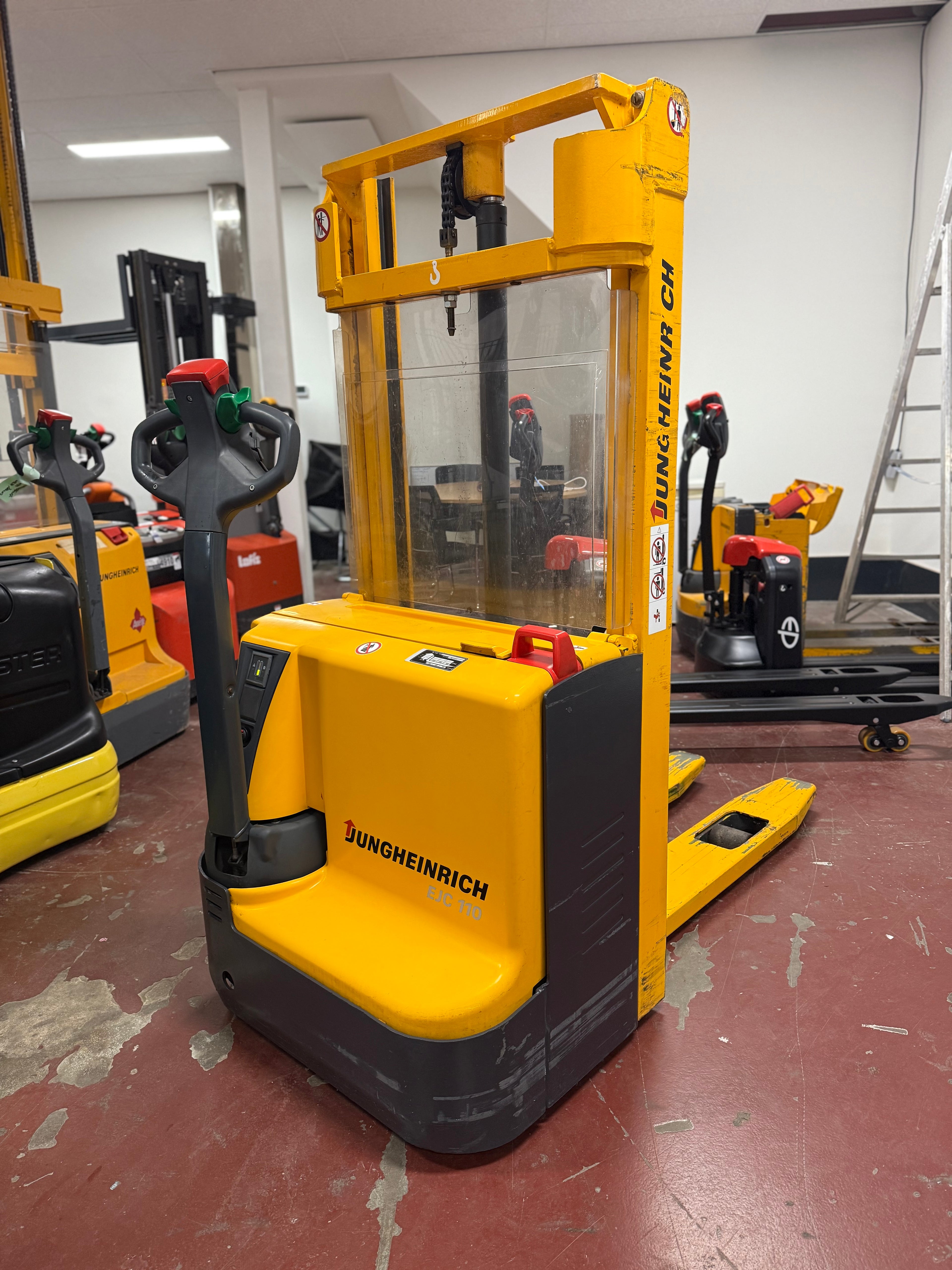 S00013 - JUNGHEINRICH EJC110 1000KG DUPLO 2,90M GOEDE BATTERIJ