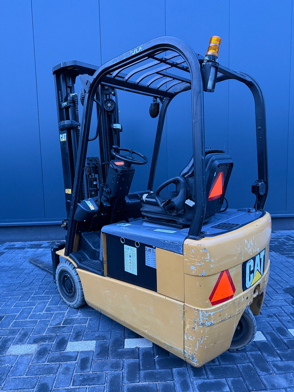 B00006 - CATERPILLAR EP16NT 1600KG TRIPLEX 5.0M 1800UUR BJ2010