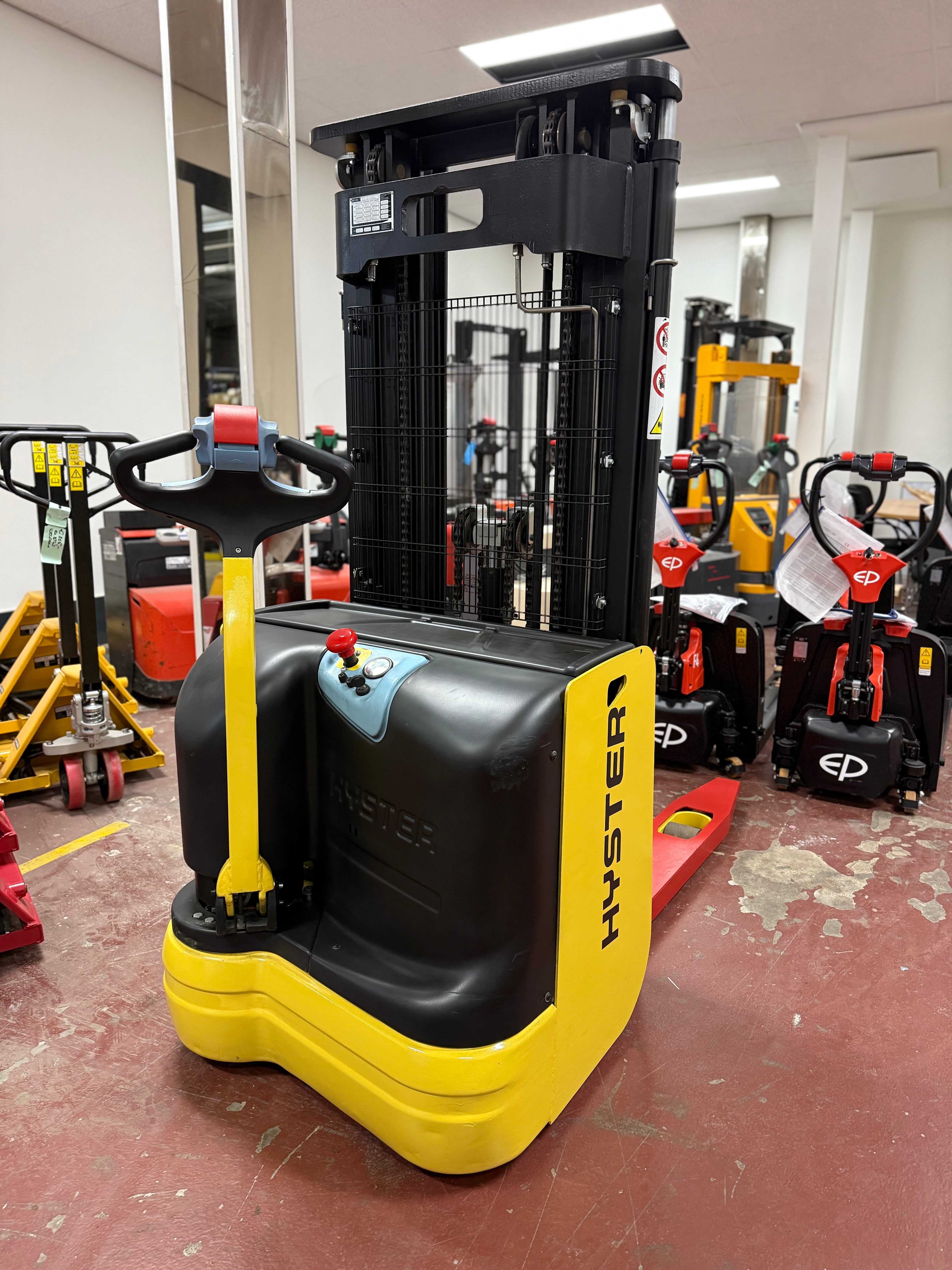 S00011 - HYSTER S1.2 1200KG TRIPLEX 4.0M 66UUR BJ 2006 ZO GOED ALS NIEUW