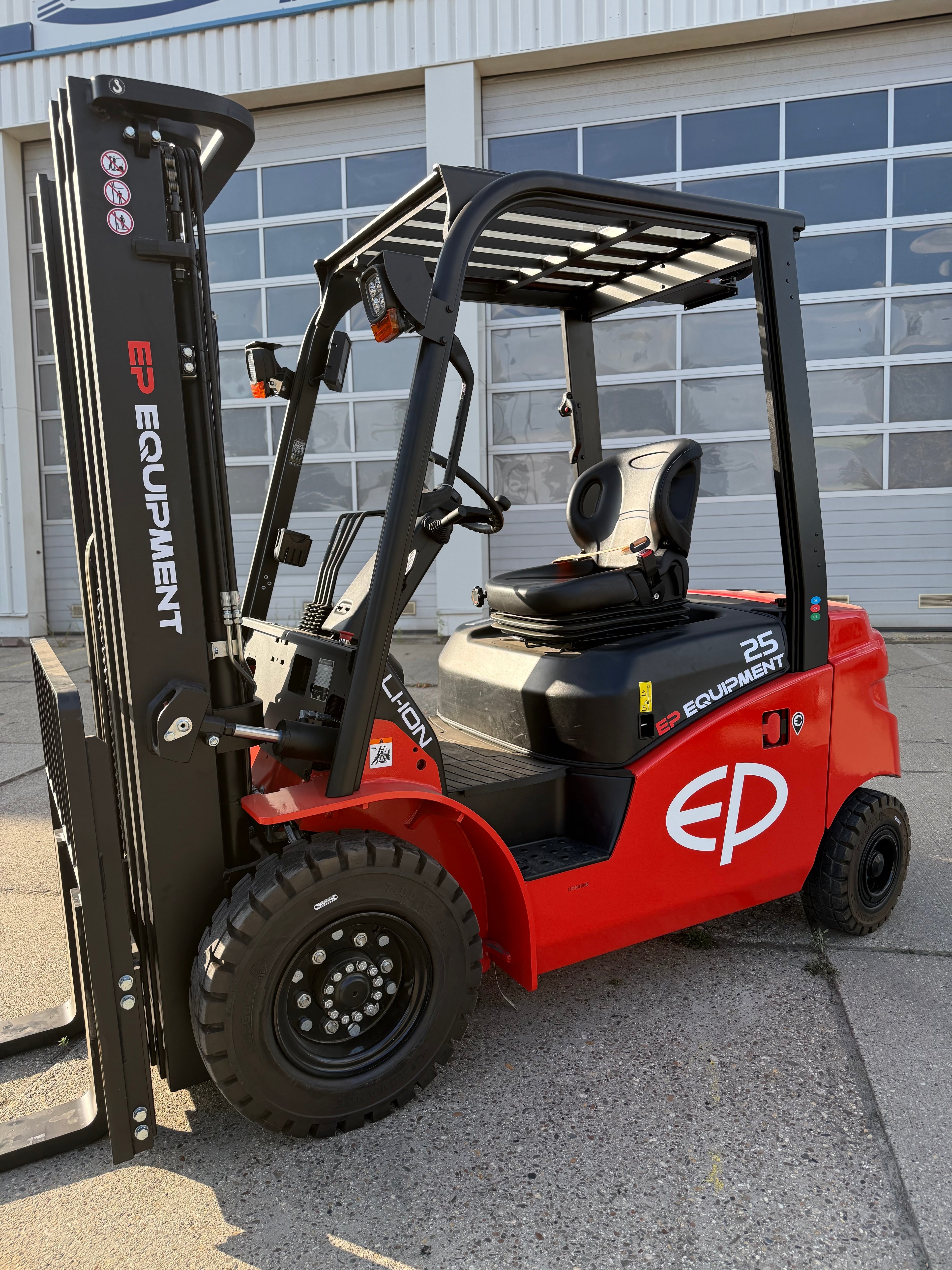 EP EFL253 elektrische heftruck 2.500 kg (2.5 ton) met li-ion-accu