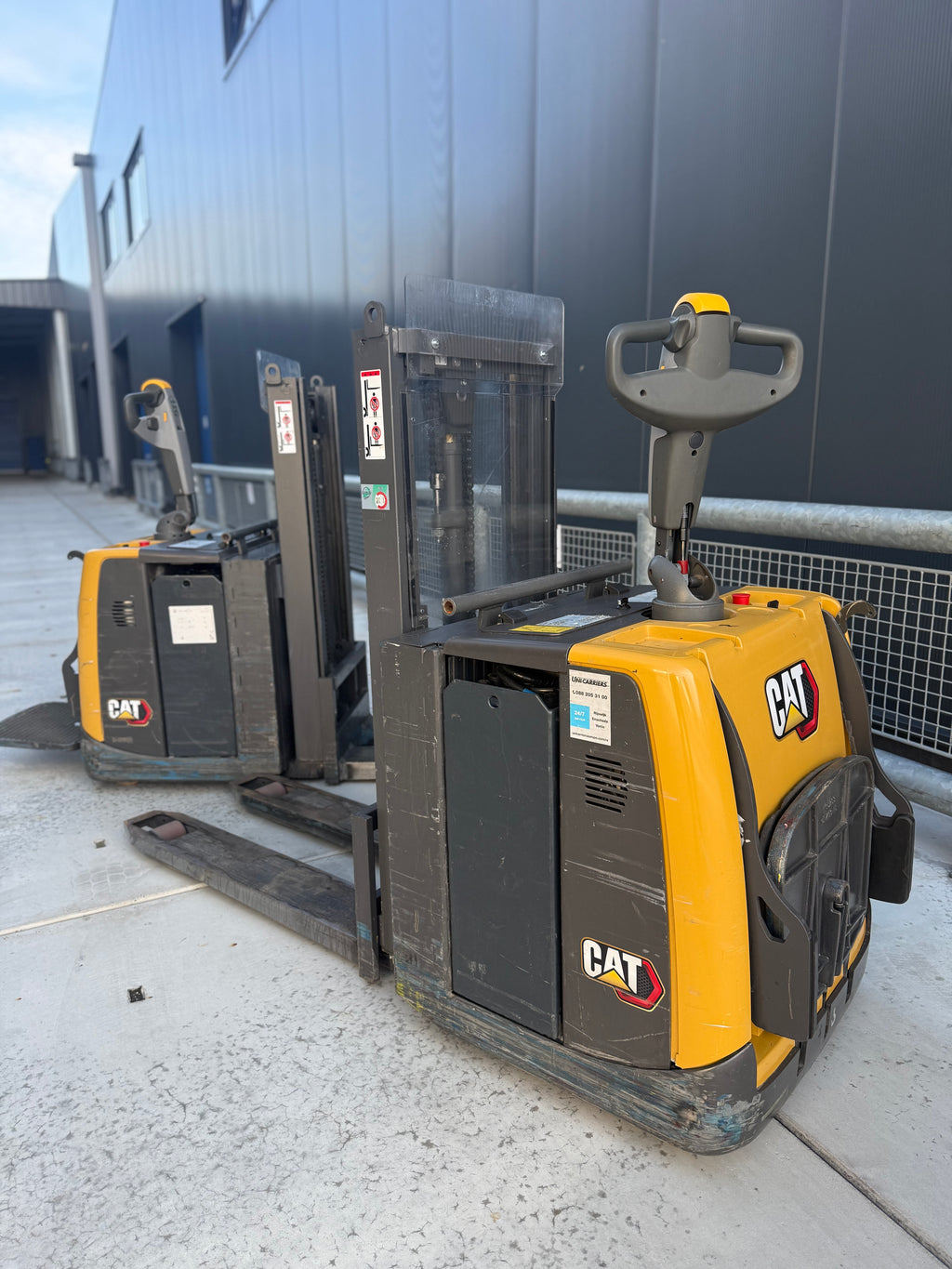 S00019 - 2X CATTERPILLAR DUPLEX 2000KG 2.0M BJ 2020 2100UUR DUBBELE HEFFING