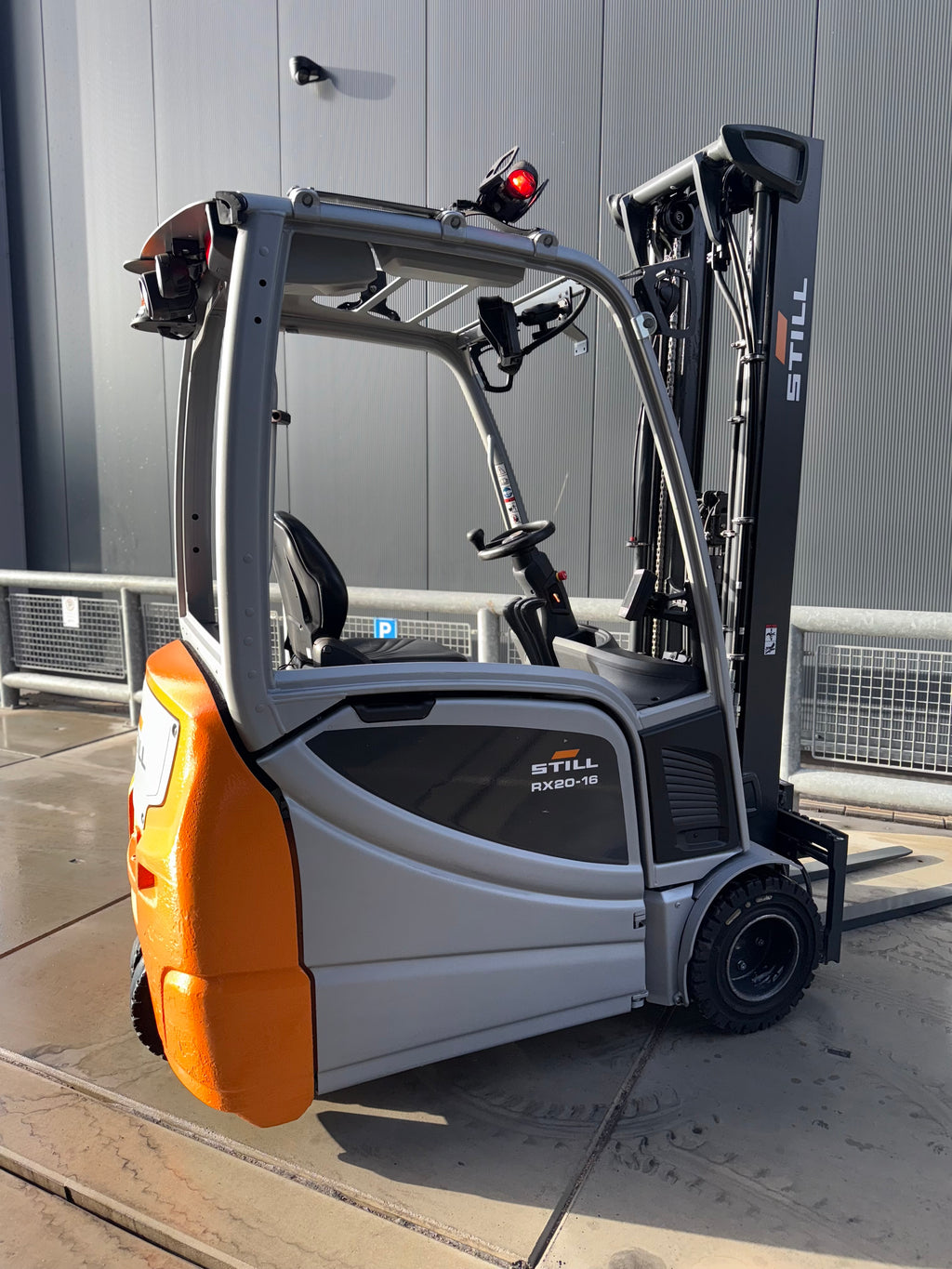 B00001 - STILL RX20-16 1600KG BJ:2020 TRIPLEX 9500UUR 5.6M +SIDESHIFT