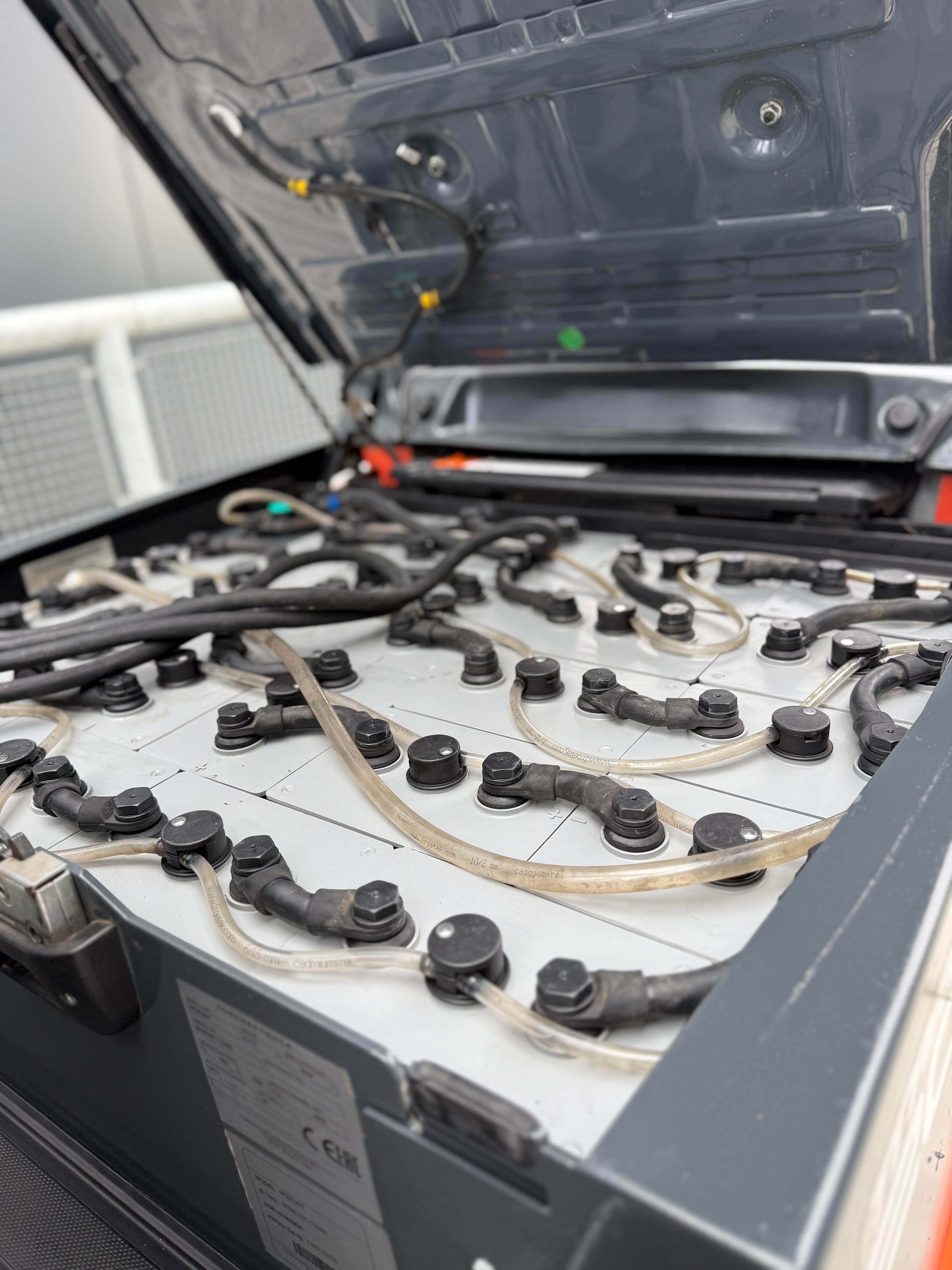 B00021 TOYOTA 8FBE20T 2000KG TRIPLEX 5,50M BJ.2019 8000UUR + SIDE SHIFT