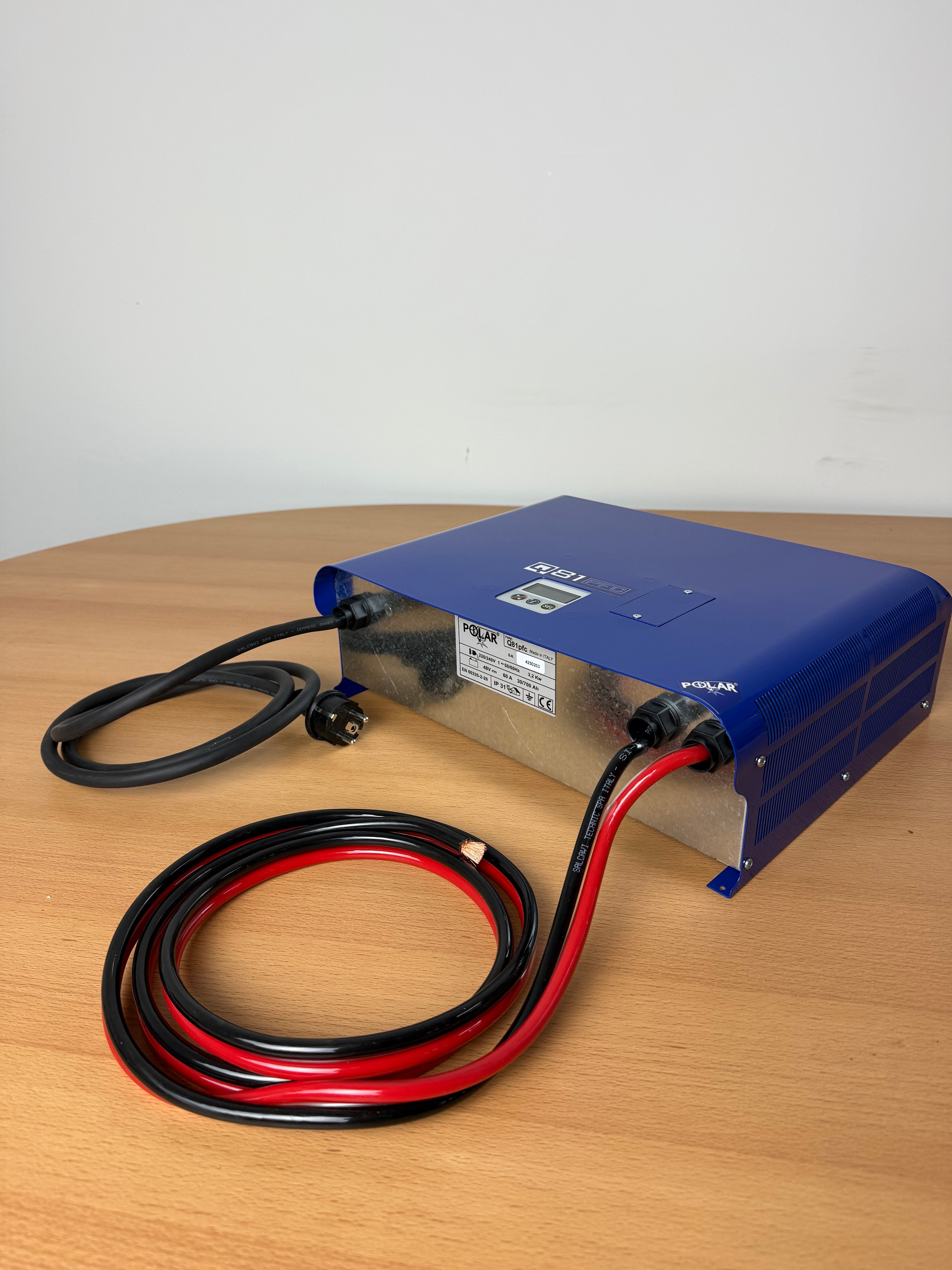 POLAR Q81PFC Serie 36-48V60A