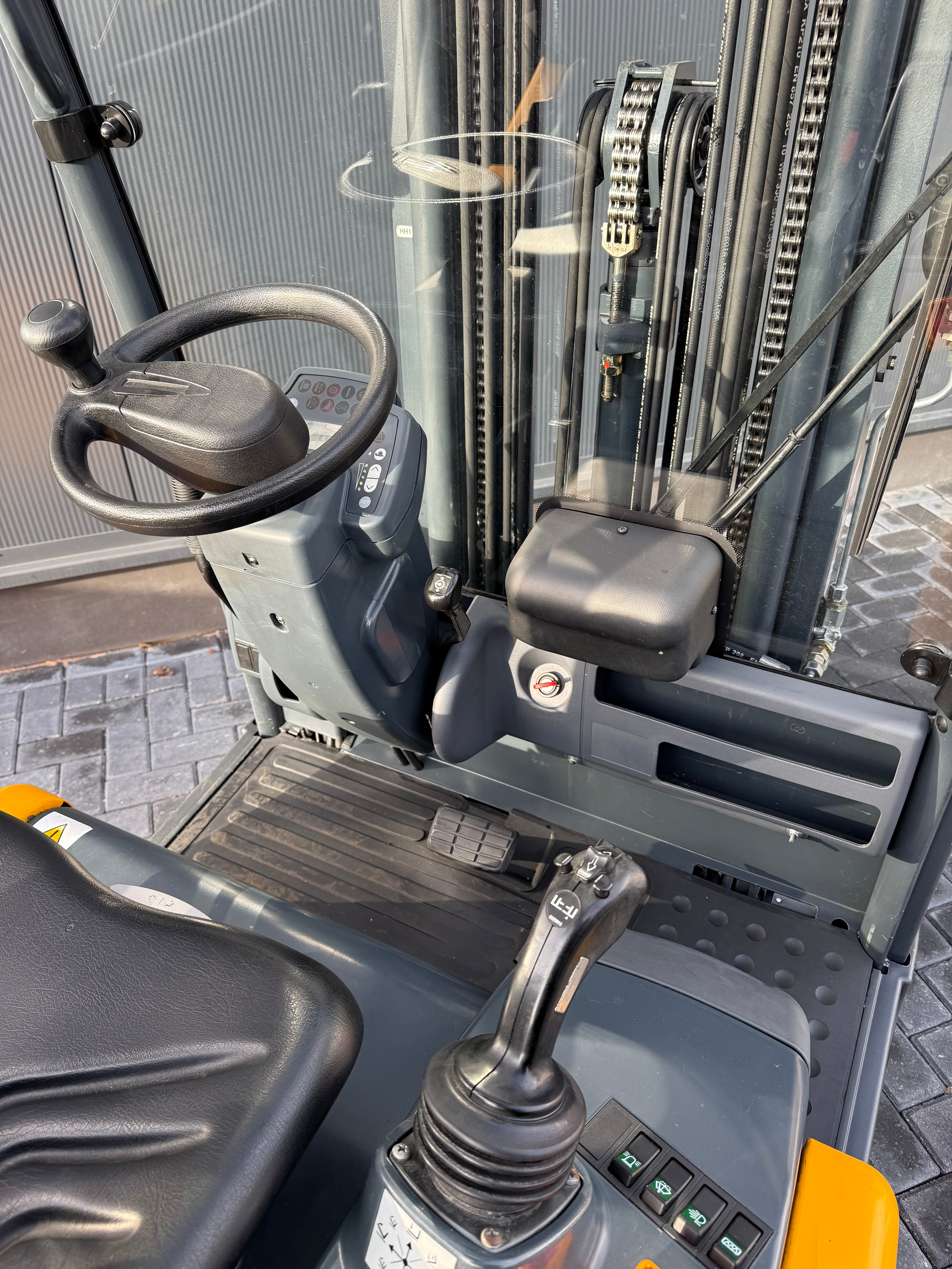 B00010 - JUNGHEINRICH EFG TRIPLEX 6.0M 1000UUR BJ. 2007 + SIDE SHIFT HEFTRUCK