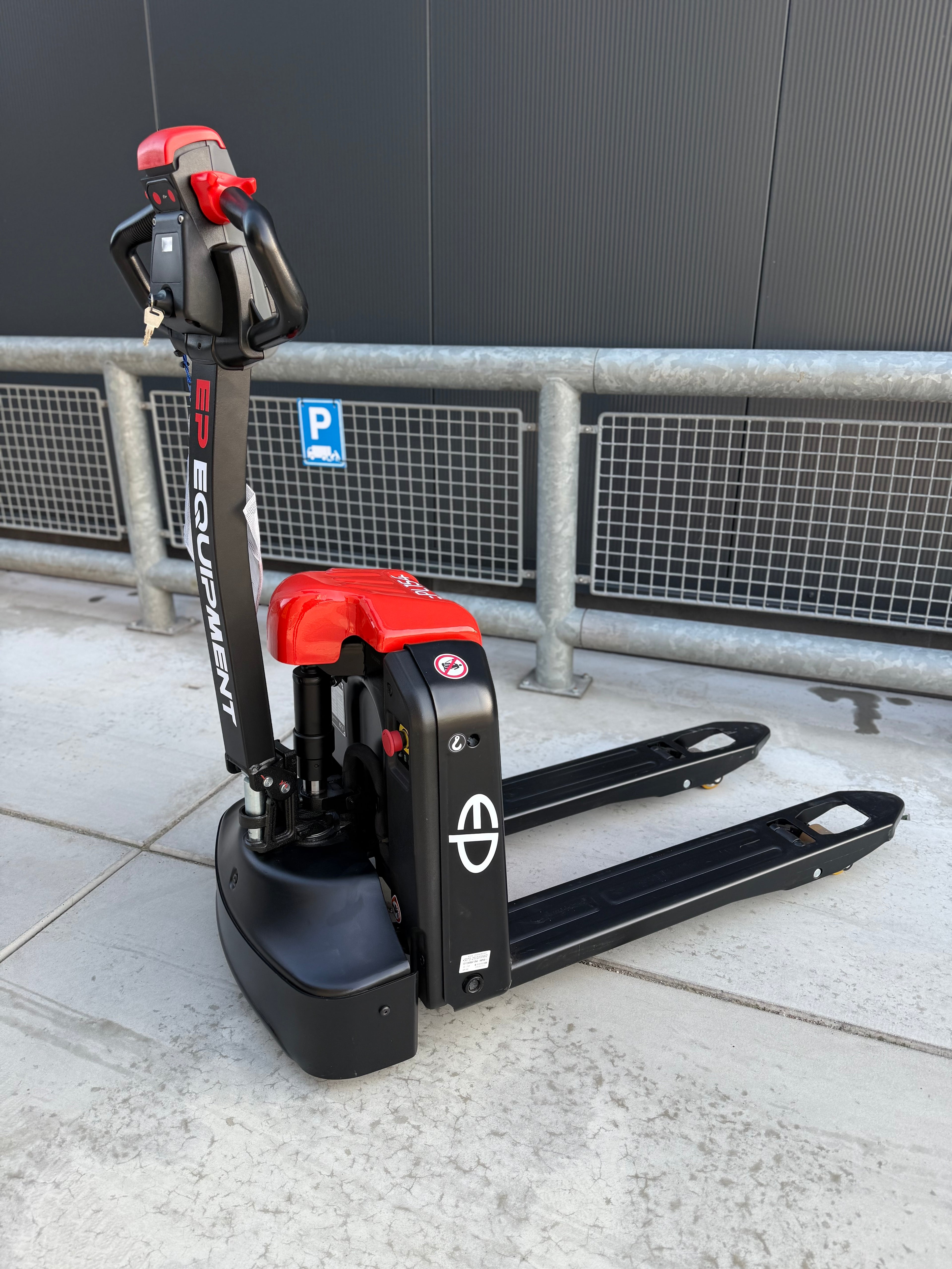 EP EPL154 Elektrische palletwagen 1500kg Compact met zwenkwielen - Nieuw
