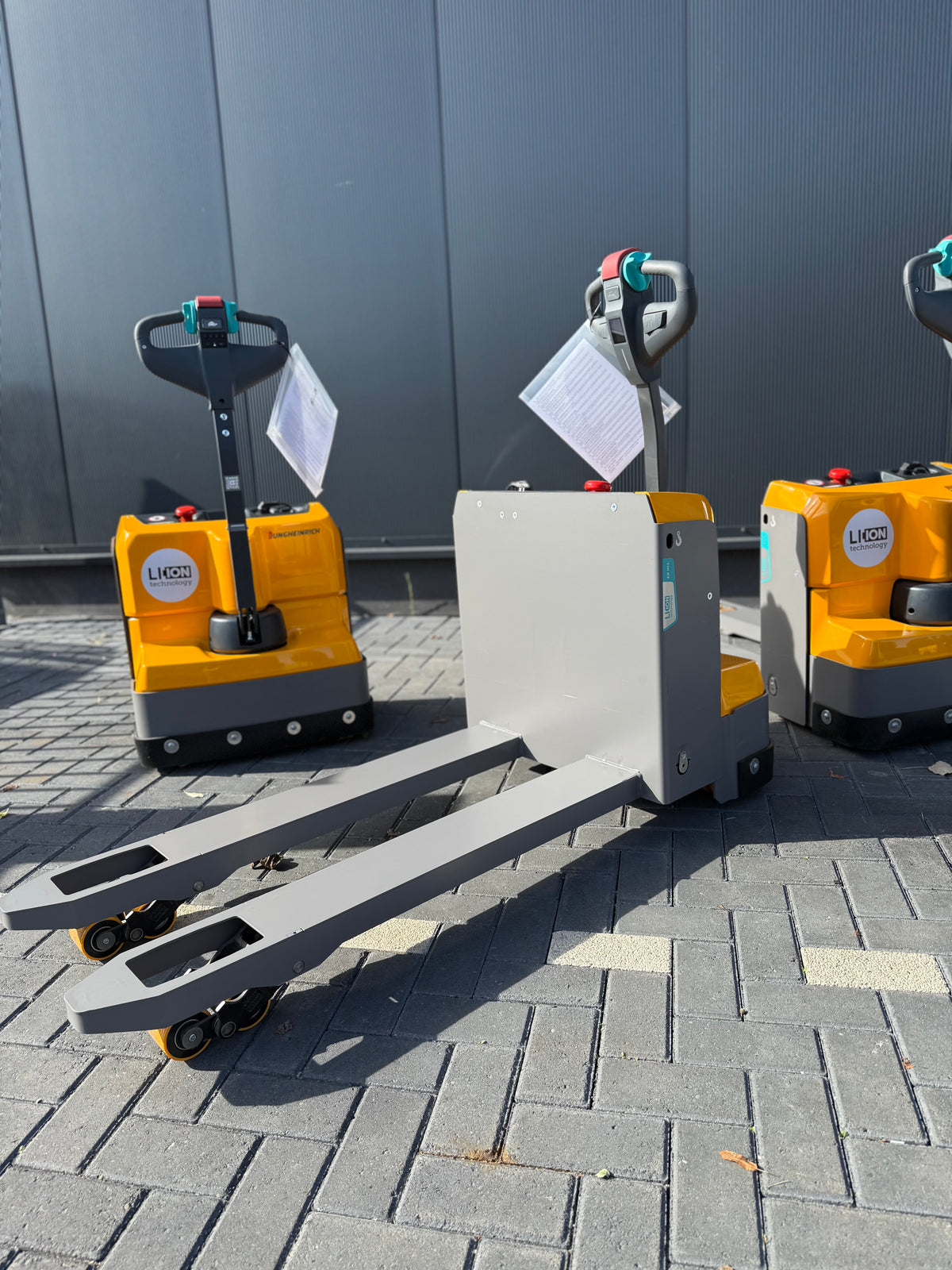 E00001 - JUNGHEINRICH EJE M15 1500KG 24V 50A LI-ION NIEUW VOORRAAD 6STUKS