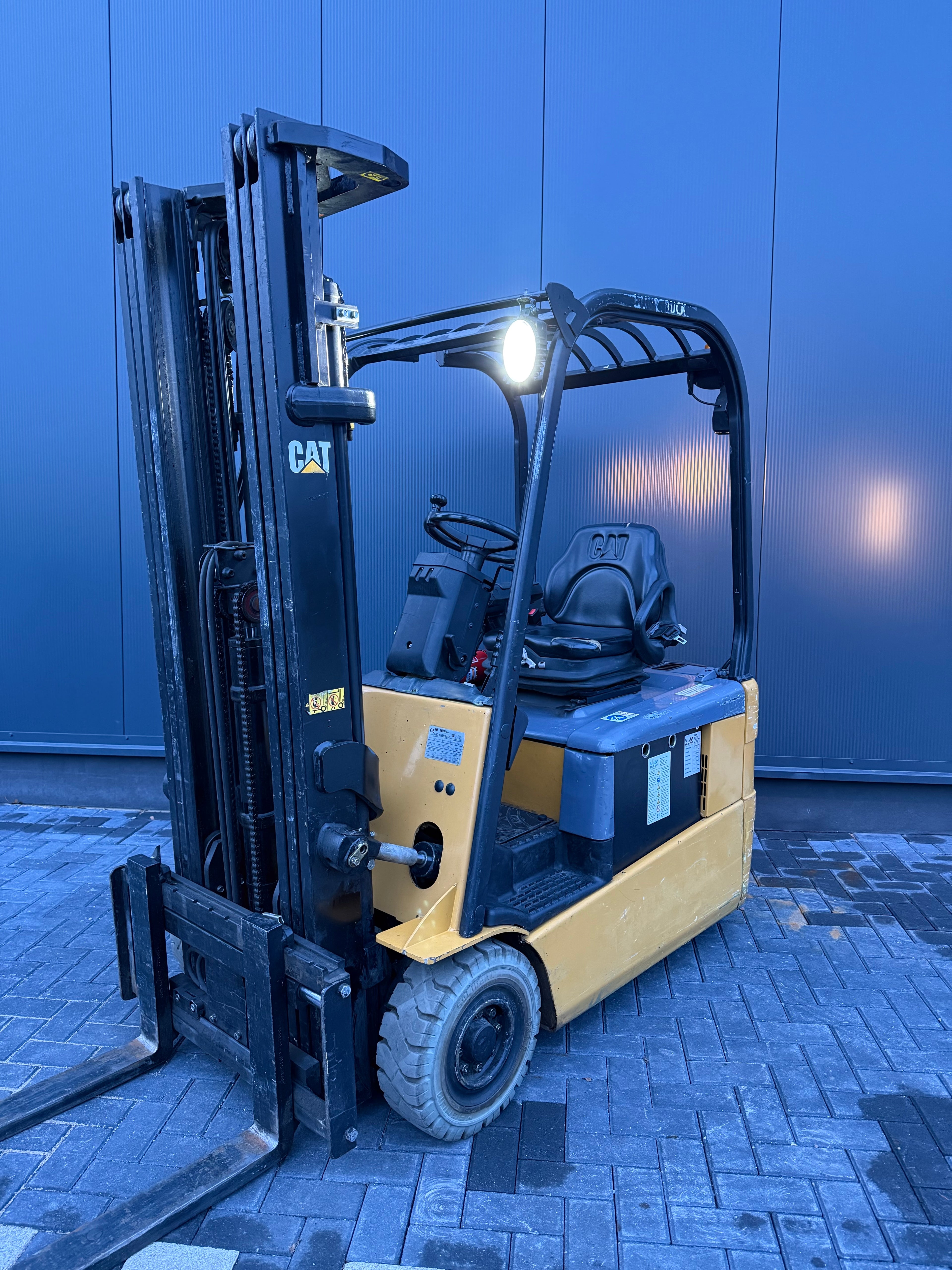B00006 - CATERPILLAR EP16NT 1600KG TRIPLEX 5.0M 1800UUR BJ2010