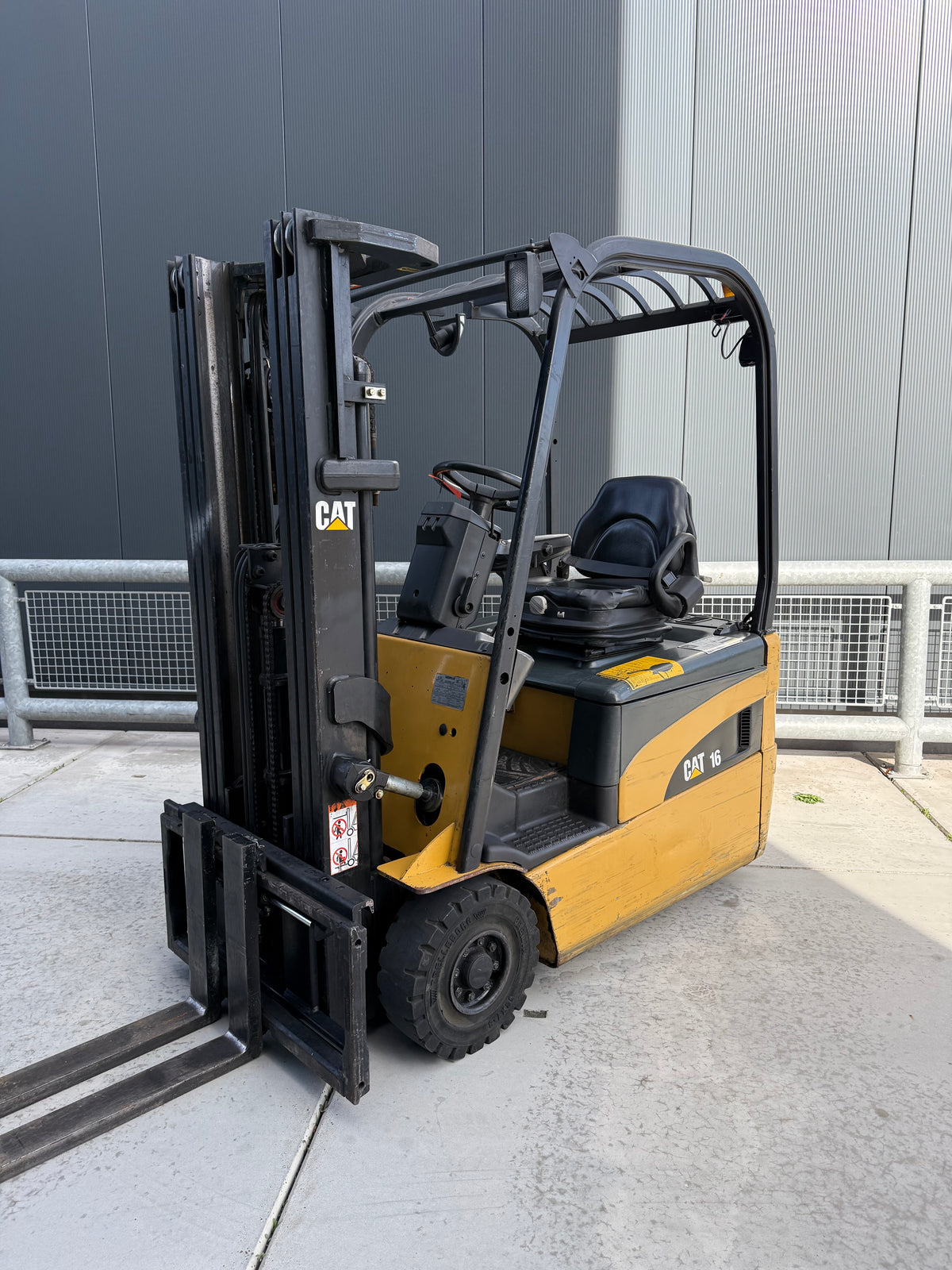B00027 - CATERPILLAR EP15NT 1500KG TRIPLEX 4,30M 4900UUR NETTE TRUCK