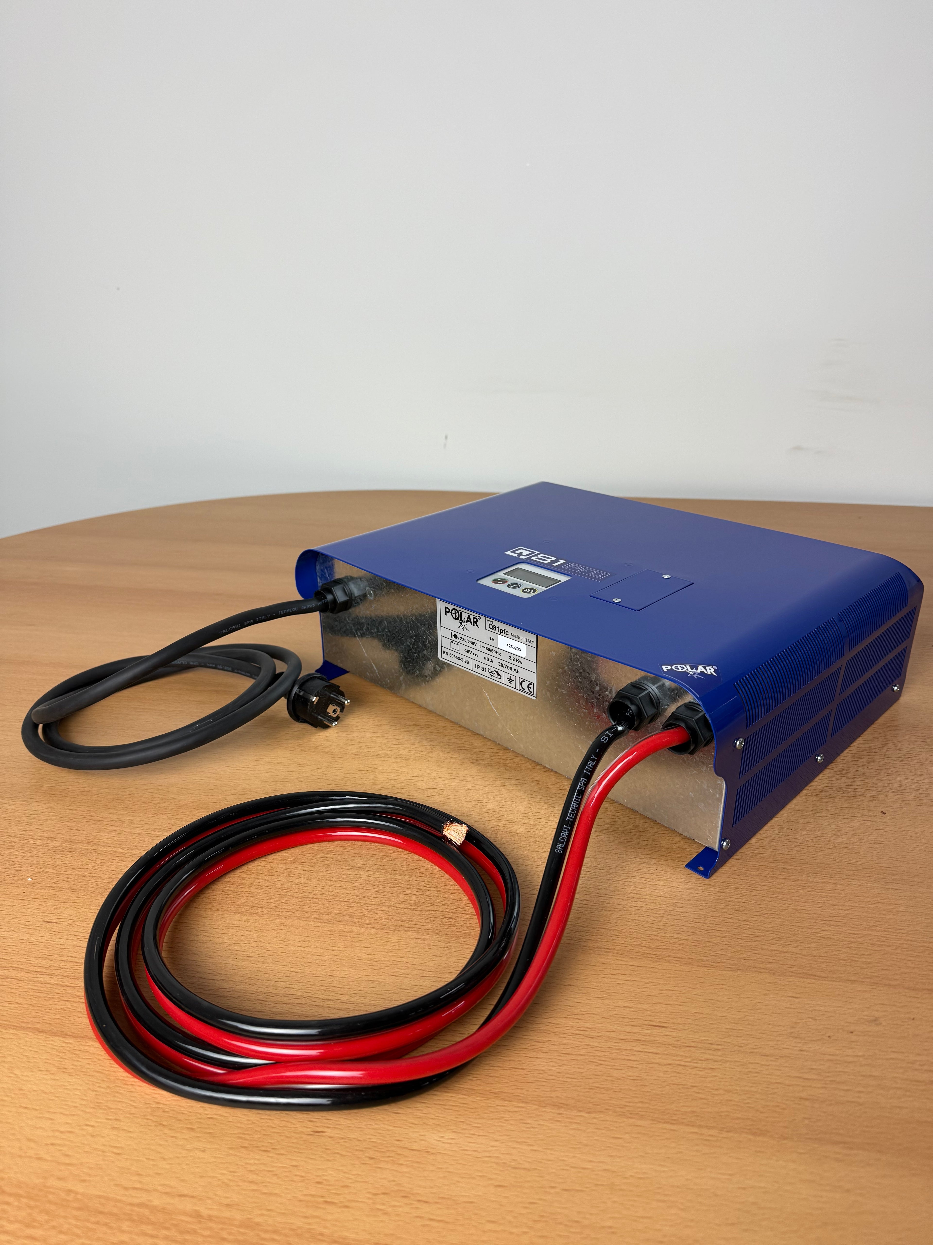 POLAR Q81PFC Serie 36-48V60A