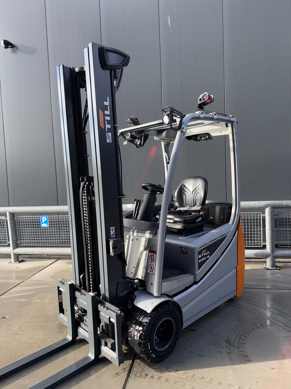 B00001 - STILL RX20-16 1600KG BJ:2020 TRIPLEX 9500UUR 5.6M +SIDESHIFT