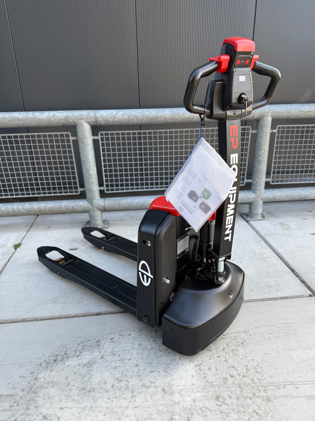 EP EPL154 Elektrische palletwagen 1500kg Compact met zwenkwielen - Nieuw