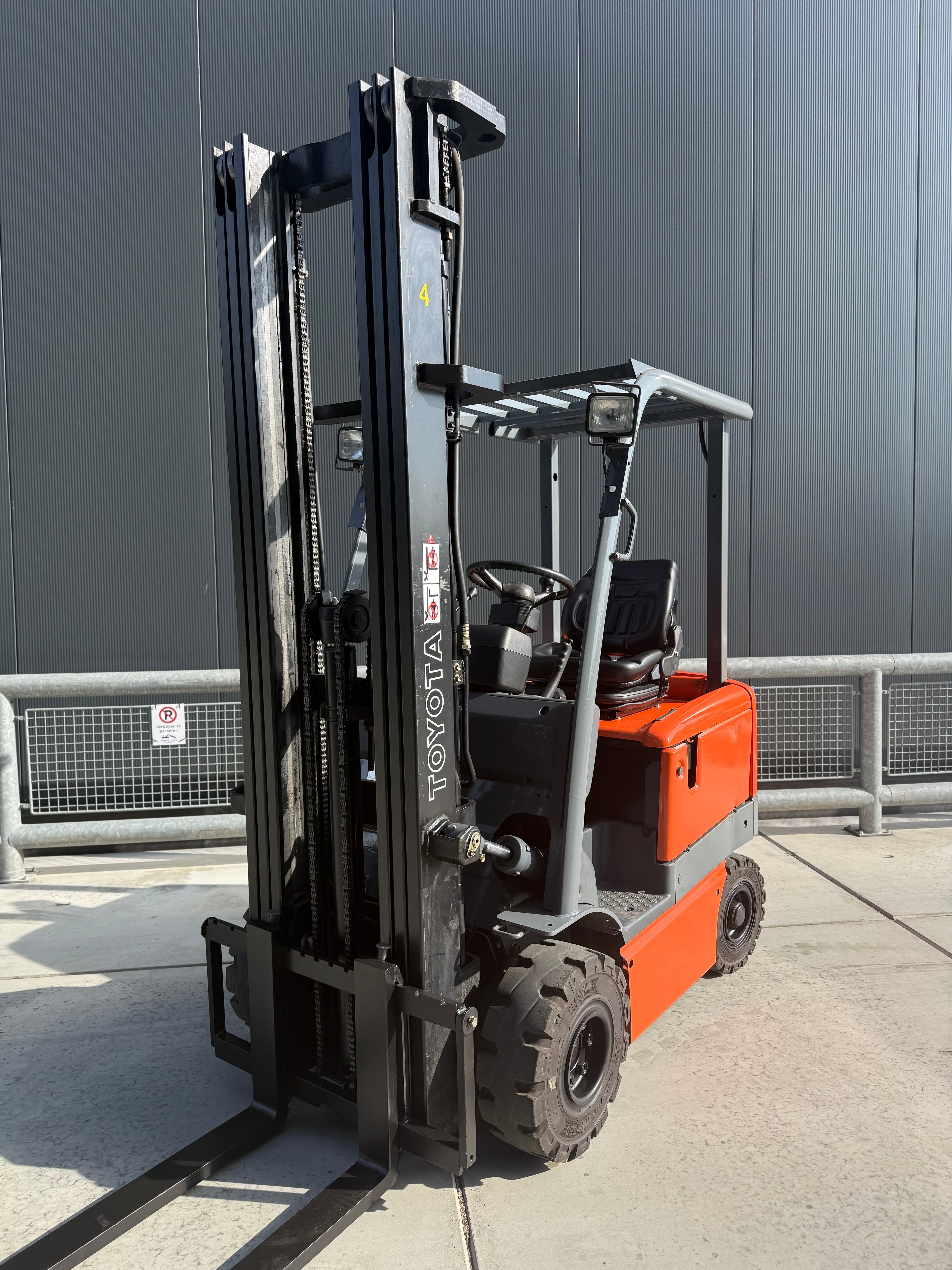 B00013 - TOYOTA 6FB18 1800KG 7000UUR TRIPLEX 6.0M HEFTRUCK