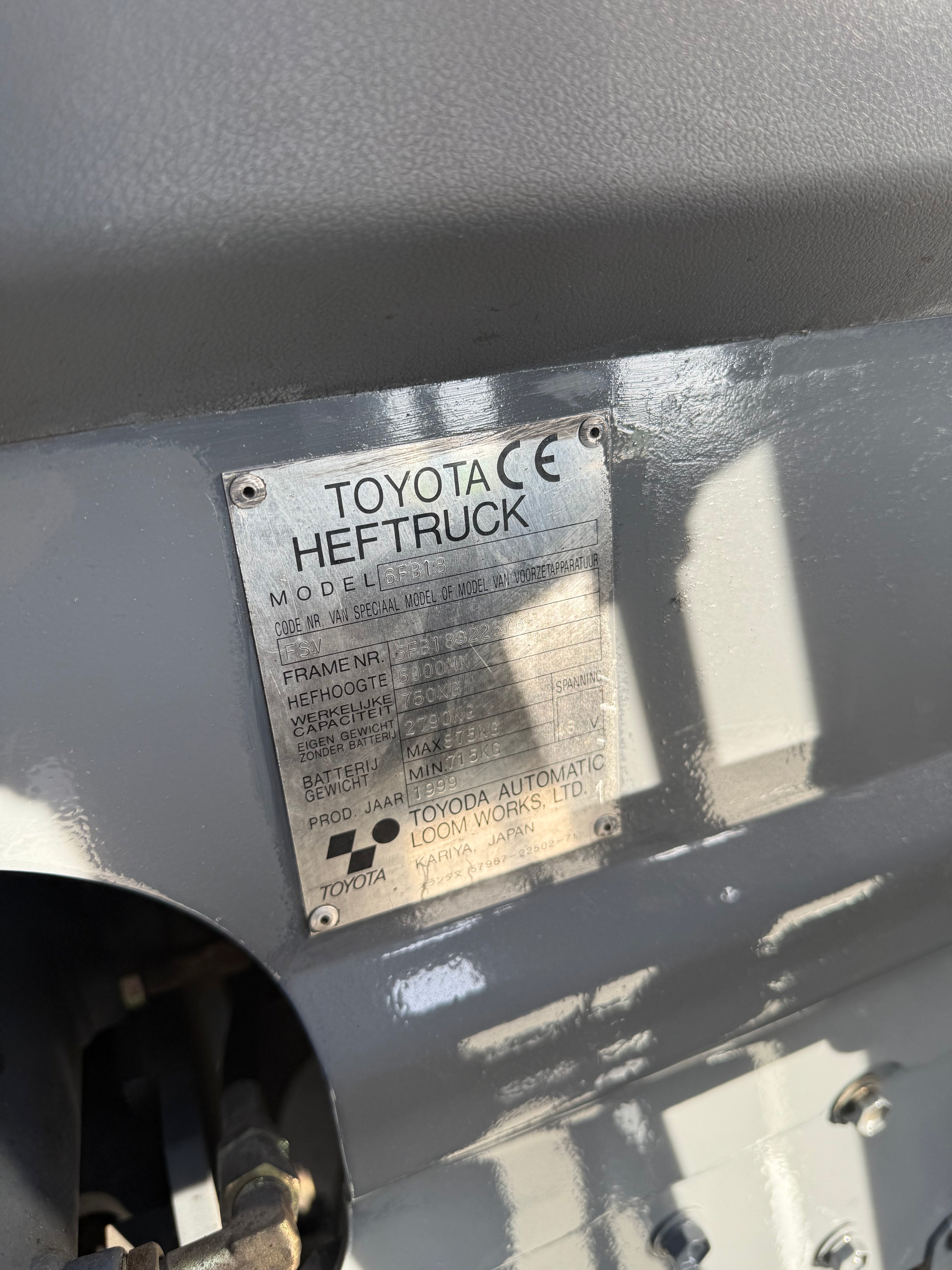 B00013 - TOYOTA 6FB18 1800KG 7000UUR TRIPLEX 6.0M HEFTRUCK