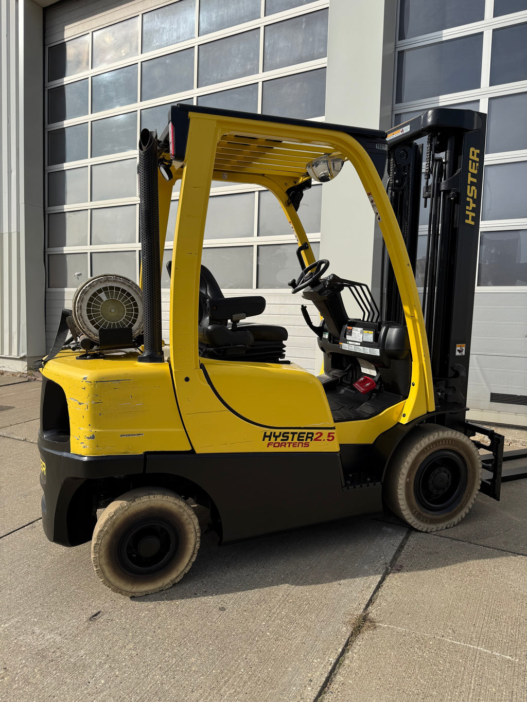 B00009 - HYSTER H2.5F 2500KG 3,80M 2500KG 5000UUR BJ. 2020 VORKVERSTELLER