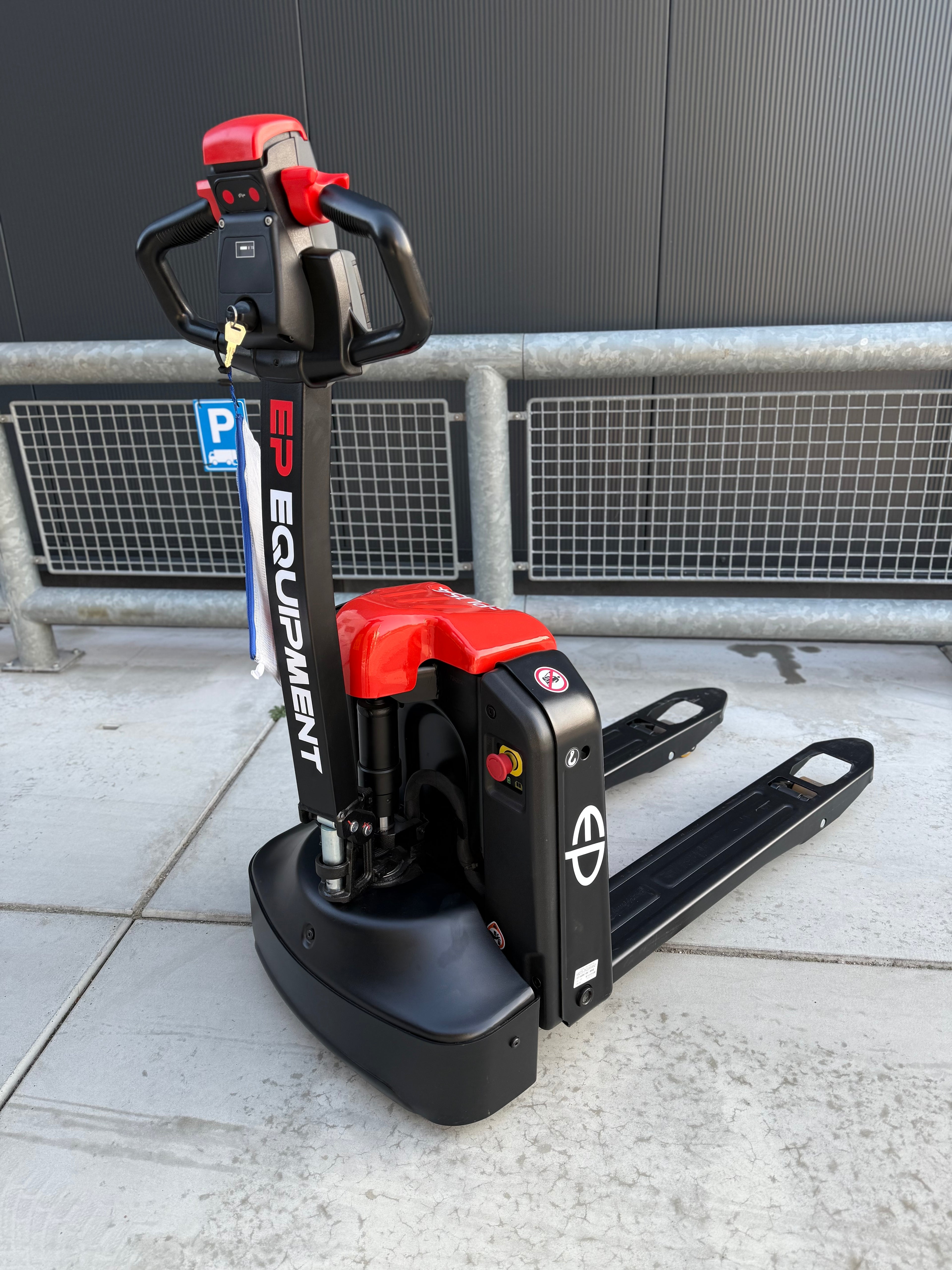 EP EPL154 Elektrische palletwagen 1500kg Compact met zwenkwielen - Nieuw