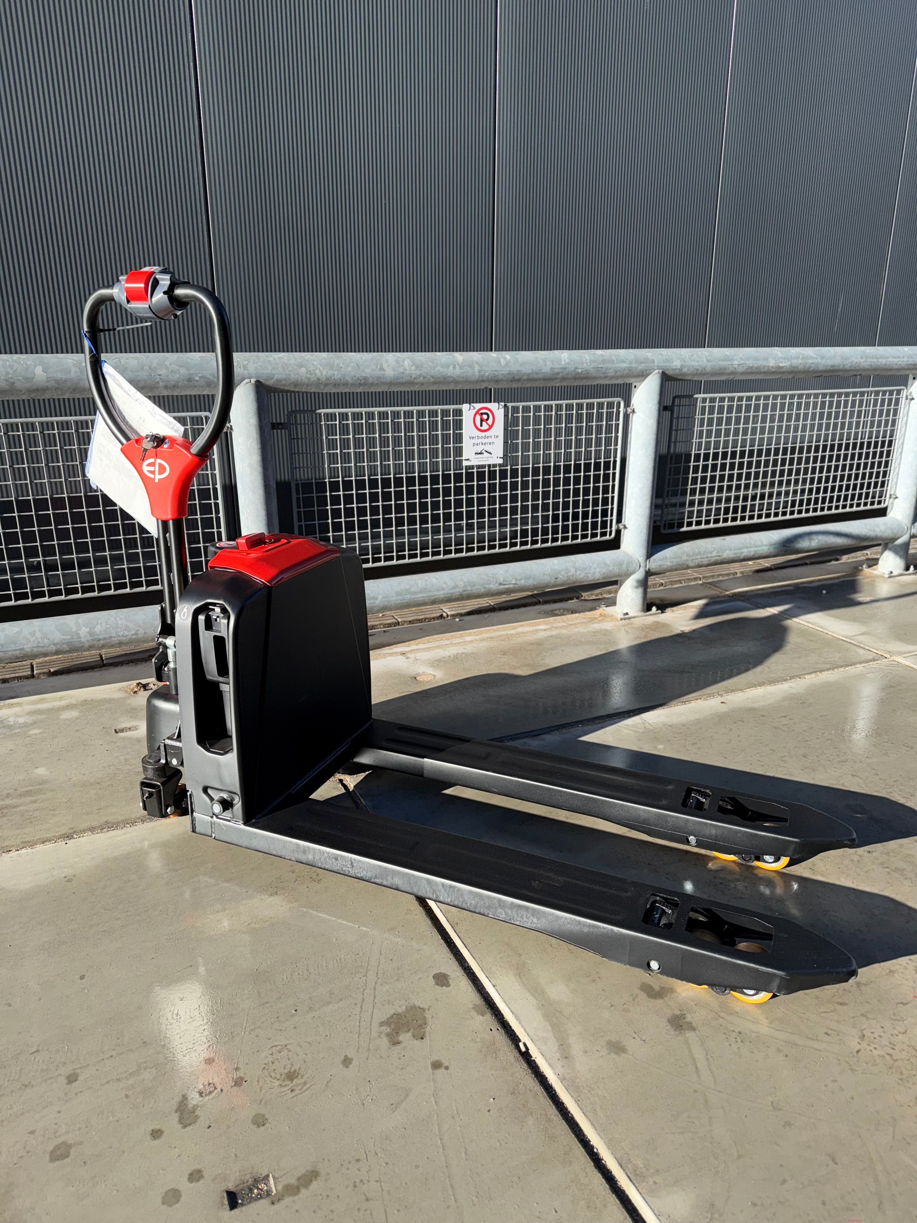 EP F4 elektrische palletwagen 1500Kg met Lithium-ion batterij - NIEUW