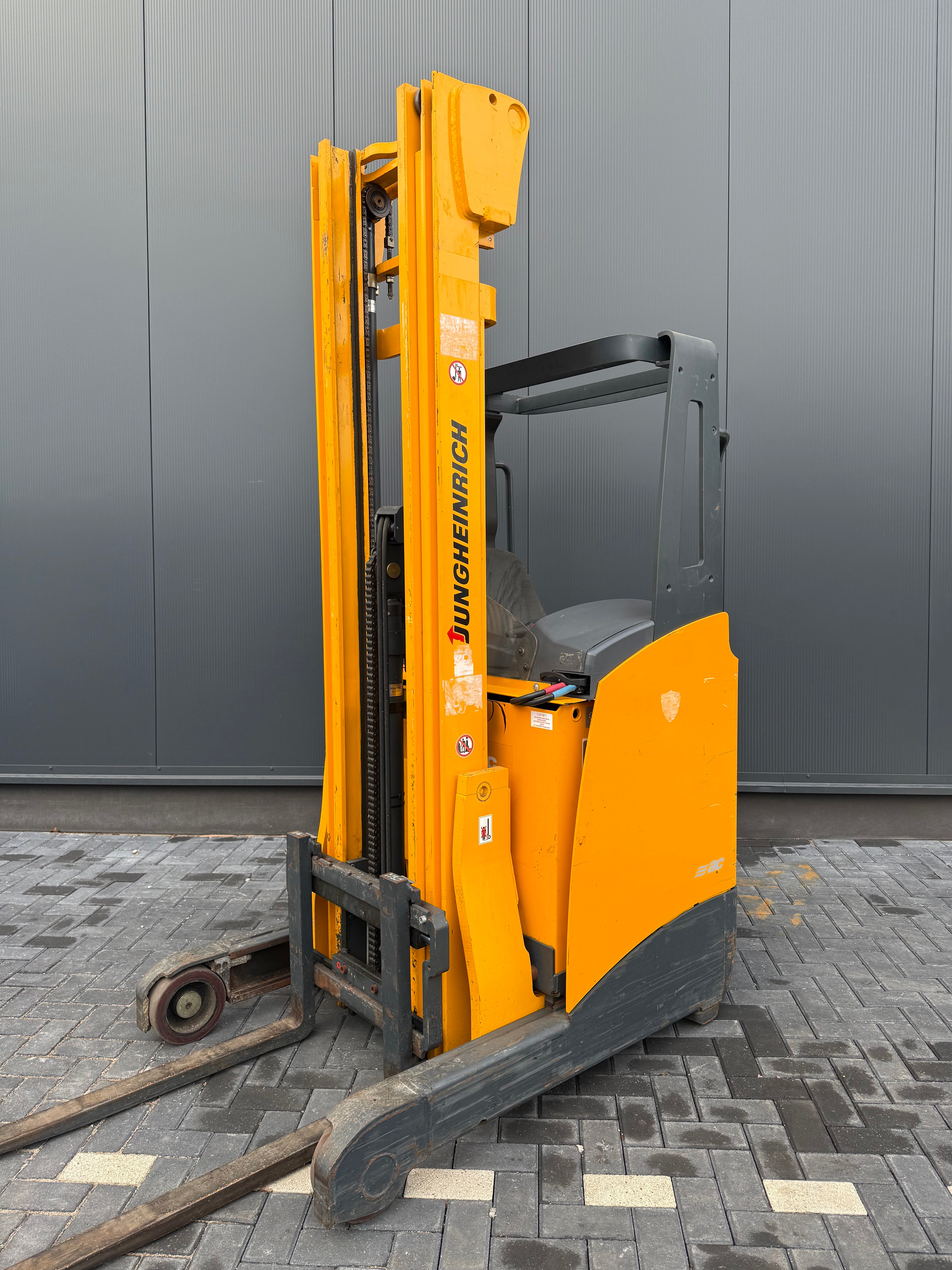 R00001 - JUNGHEINRICH BJ2007 TRIPLEX 6.5M 2500UUR  REACHTRUCK