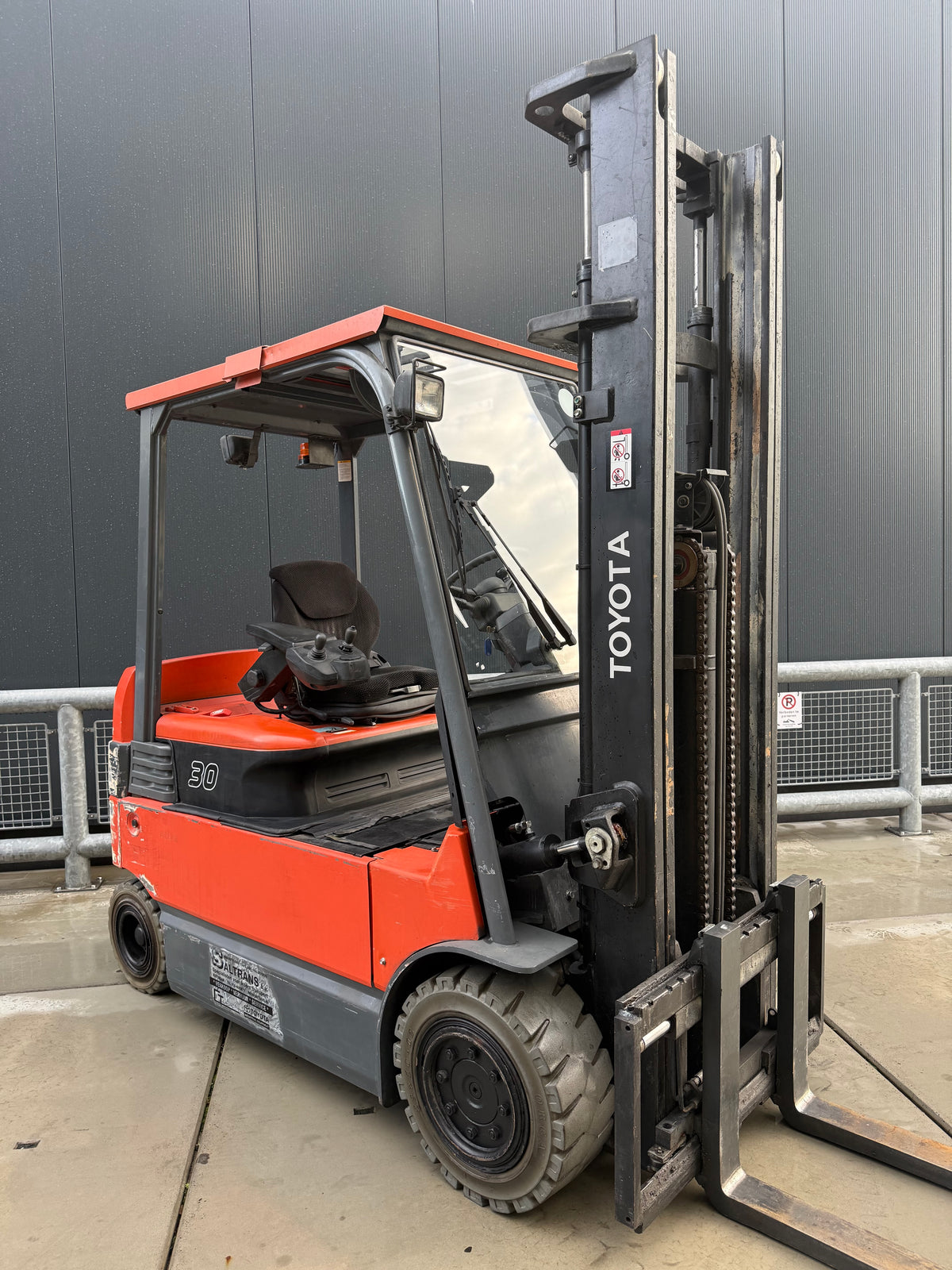 B00025 - TOYOTA 7FBMF30 3000KG DUPLEX4.20M 7800UUR BATT 90%