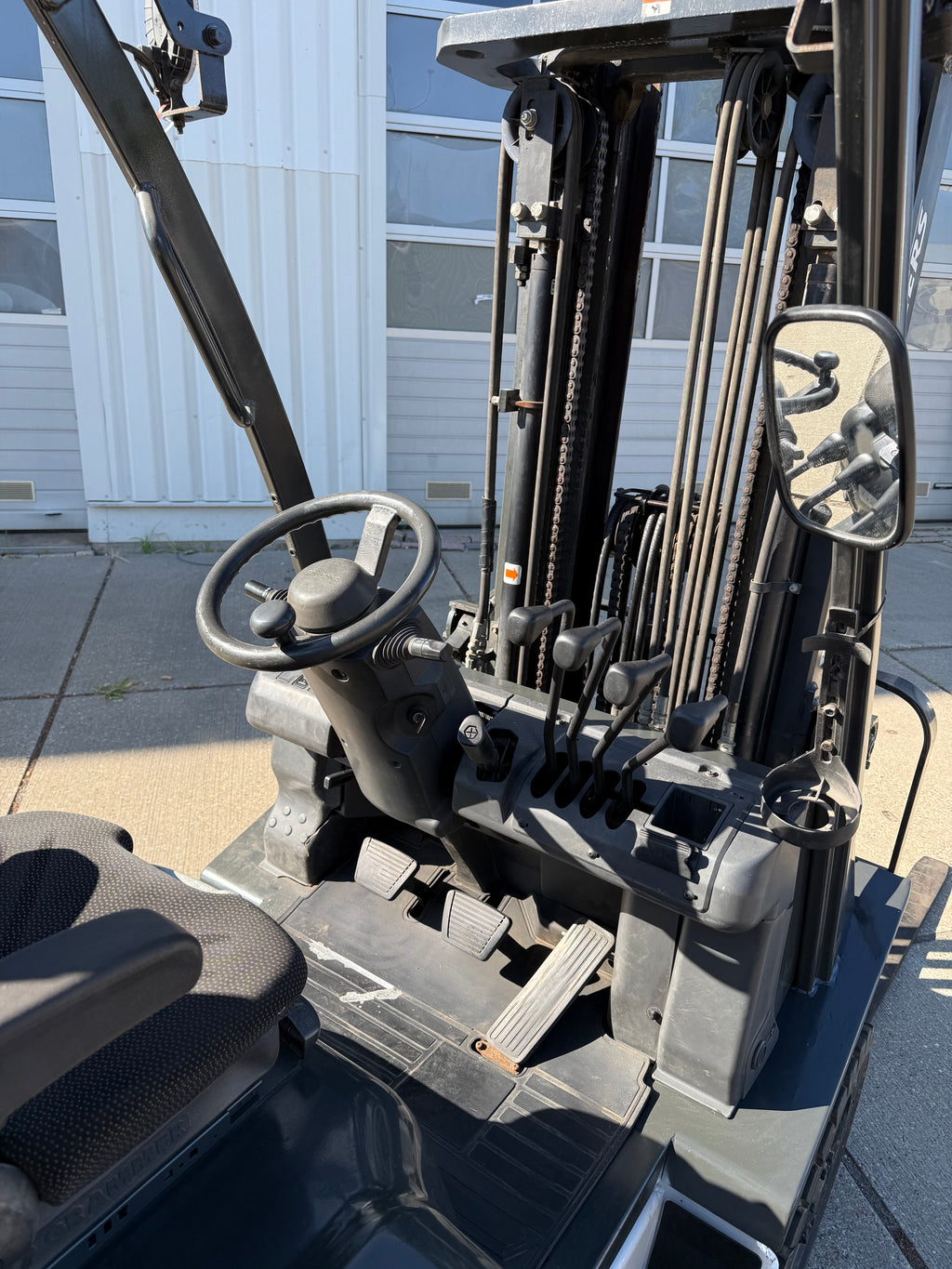 B00015 - 2021 LPG UNICARRIERS 2000KG 6400UUR TRIPLO 4,75 + SIDE SHIFT