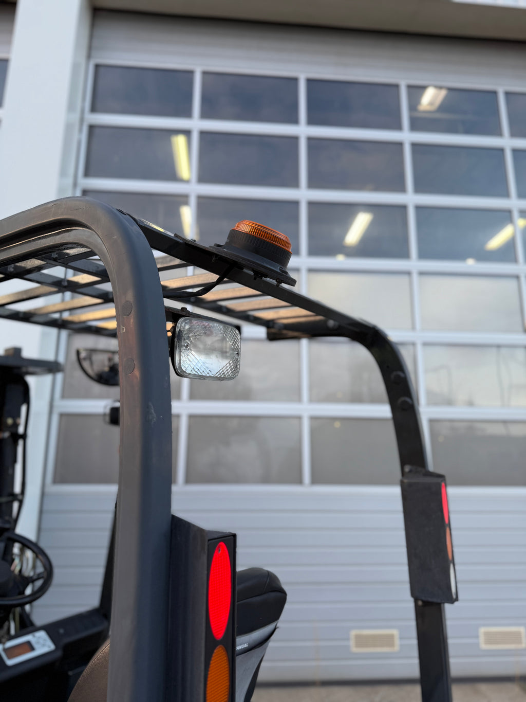 B00011 - NISSAN 2500KG BJ2013 TRIPLEX 4,75M SPREIDKANTEL BORD 360* HEFTRUCK