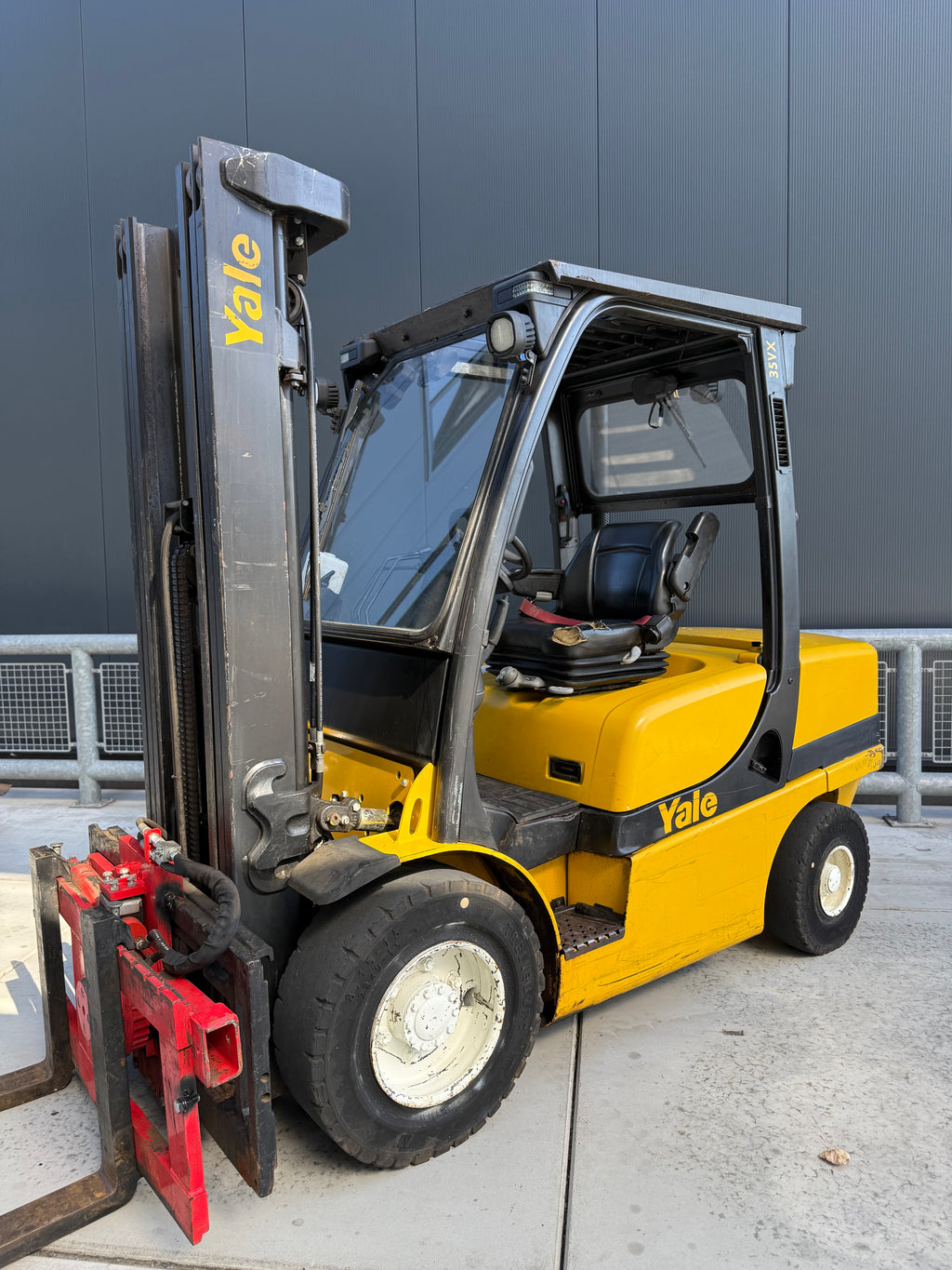 B00031 - YALE DIESEL 3500KG TRIPLEX 4,90M BJ2015 4900UUR + KANTELAAR