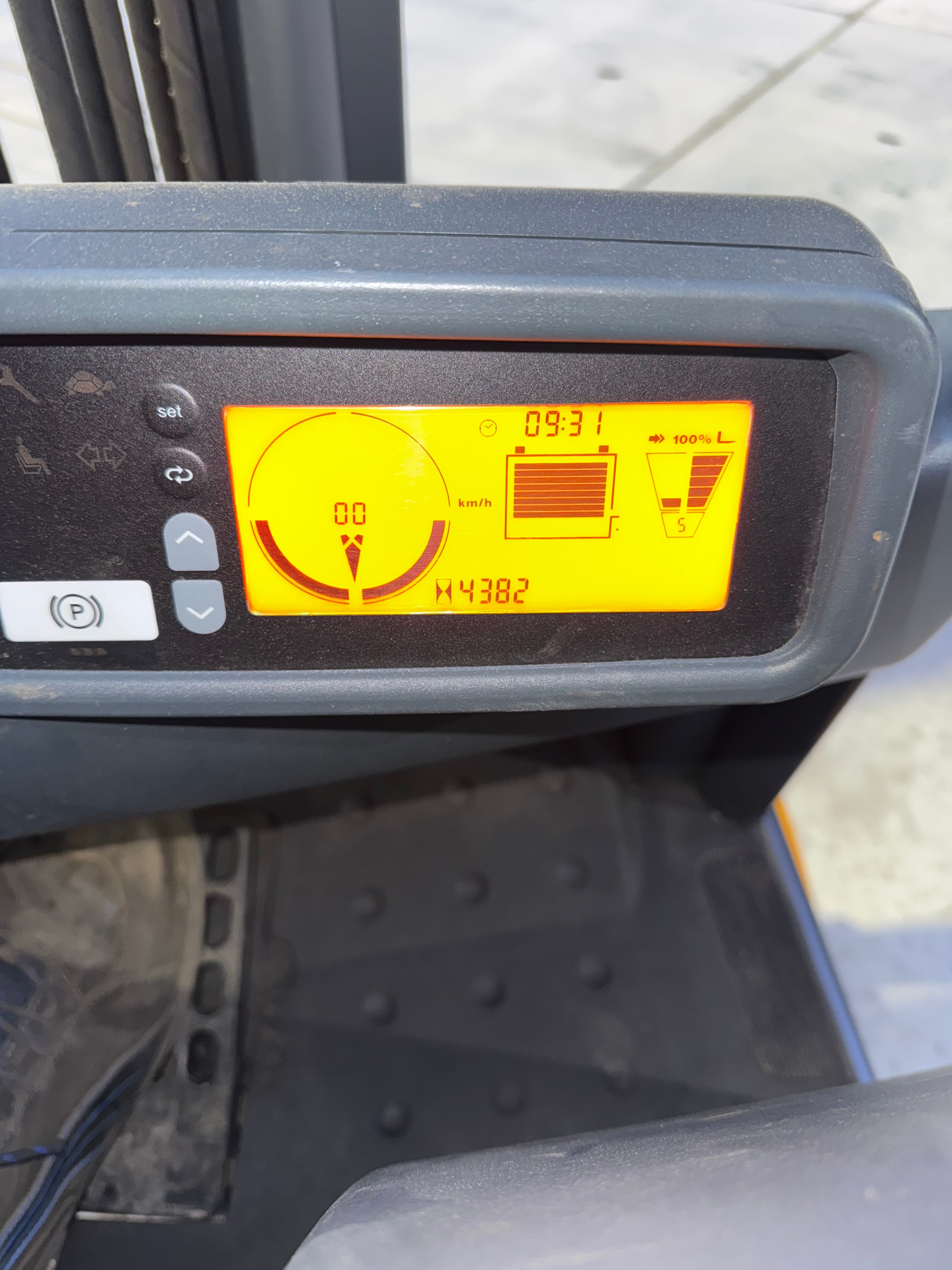 B00002 - JUNGHEINRICH EFG216K 1600KG TRIPLEX 4,60M BJ 2015 4300UUR