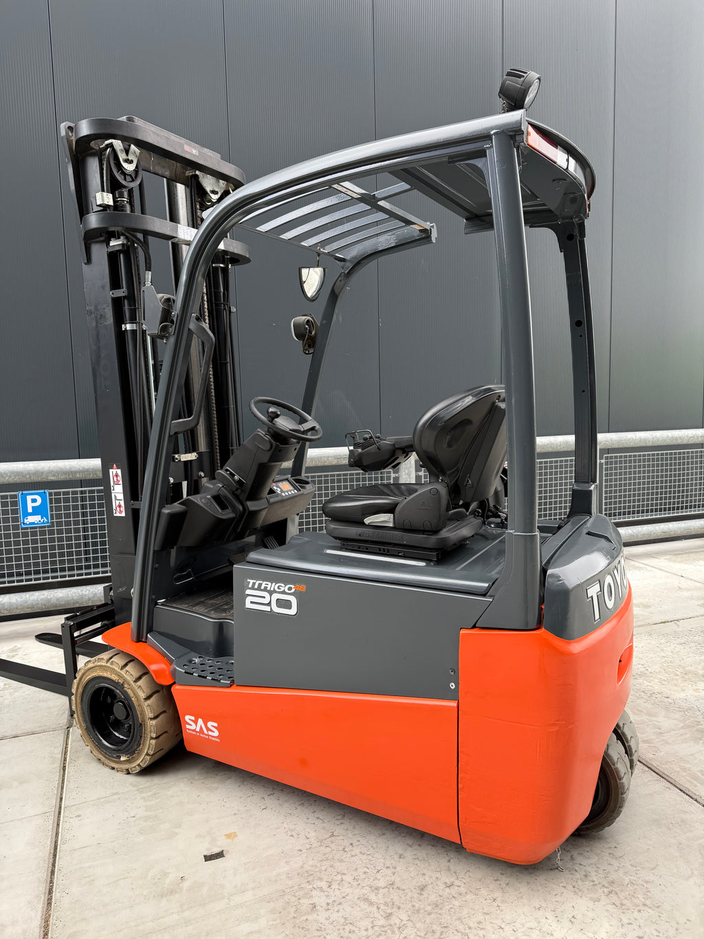 B00021 TOYOTA 8FBE20T 2000KG TRIPLEX 5,50M BJ.2019 8000UUR + SIDE SHIFT