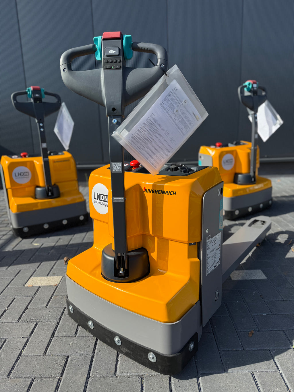 E00001 - JUNGHEINRICH EJE M15 1500KG 24V 50A LI-ION NIEUW VOORRAAD 6STUKS